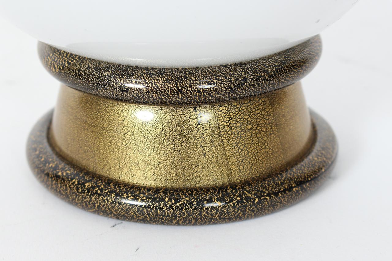 Barovier&Toso Vaso di Murano Vaso bianco e nero con inclusioni d'oro, CIRCA 1980 in vendita 9