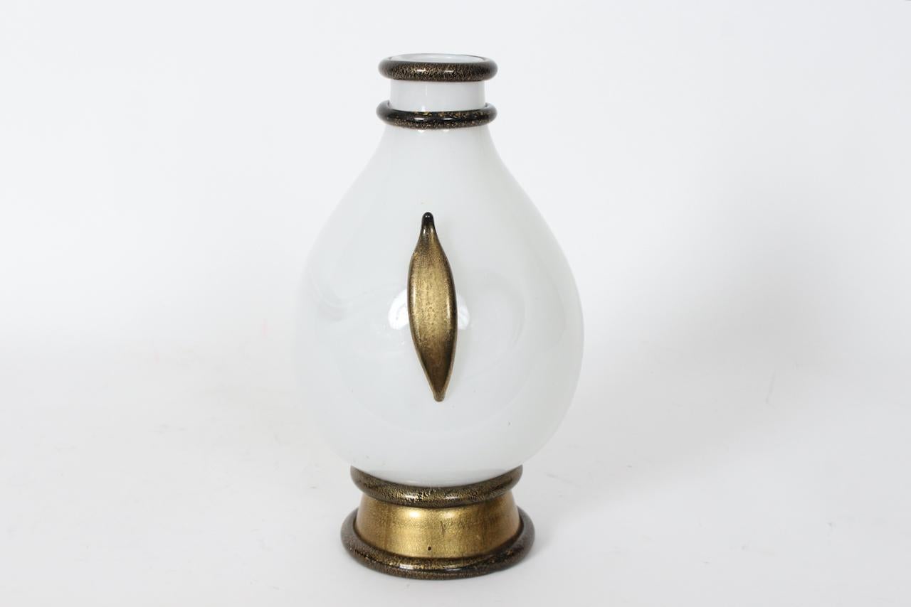 Mid-Century moderno Barovier&Toso Vaso di Murano Vaso bianco e nero con inclusioni d'oro, CIRCA 1980 in vendita