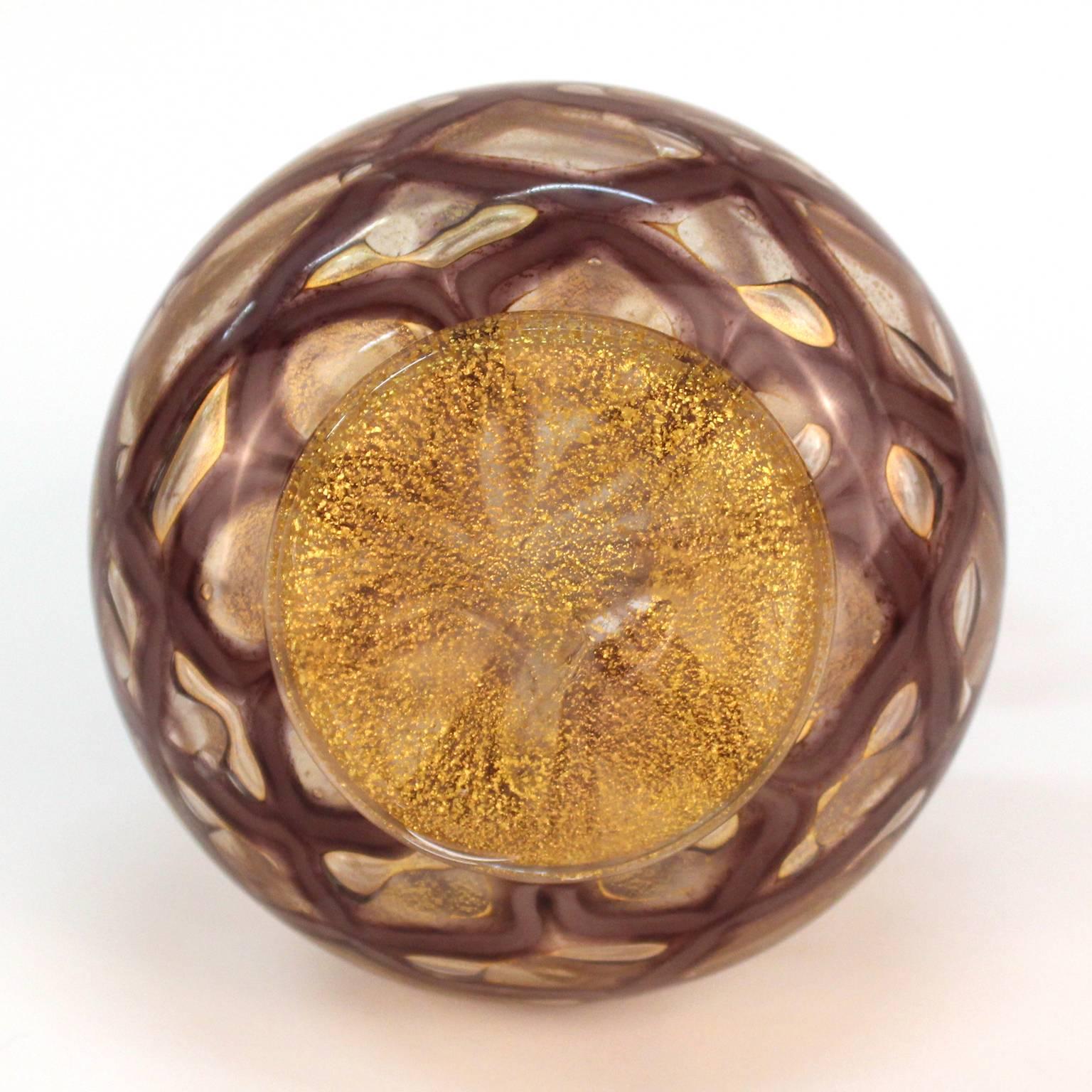20ième siècle Barovier Graffito Technique Vase en verre de Murano violet et or 24 carats