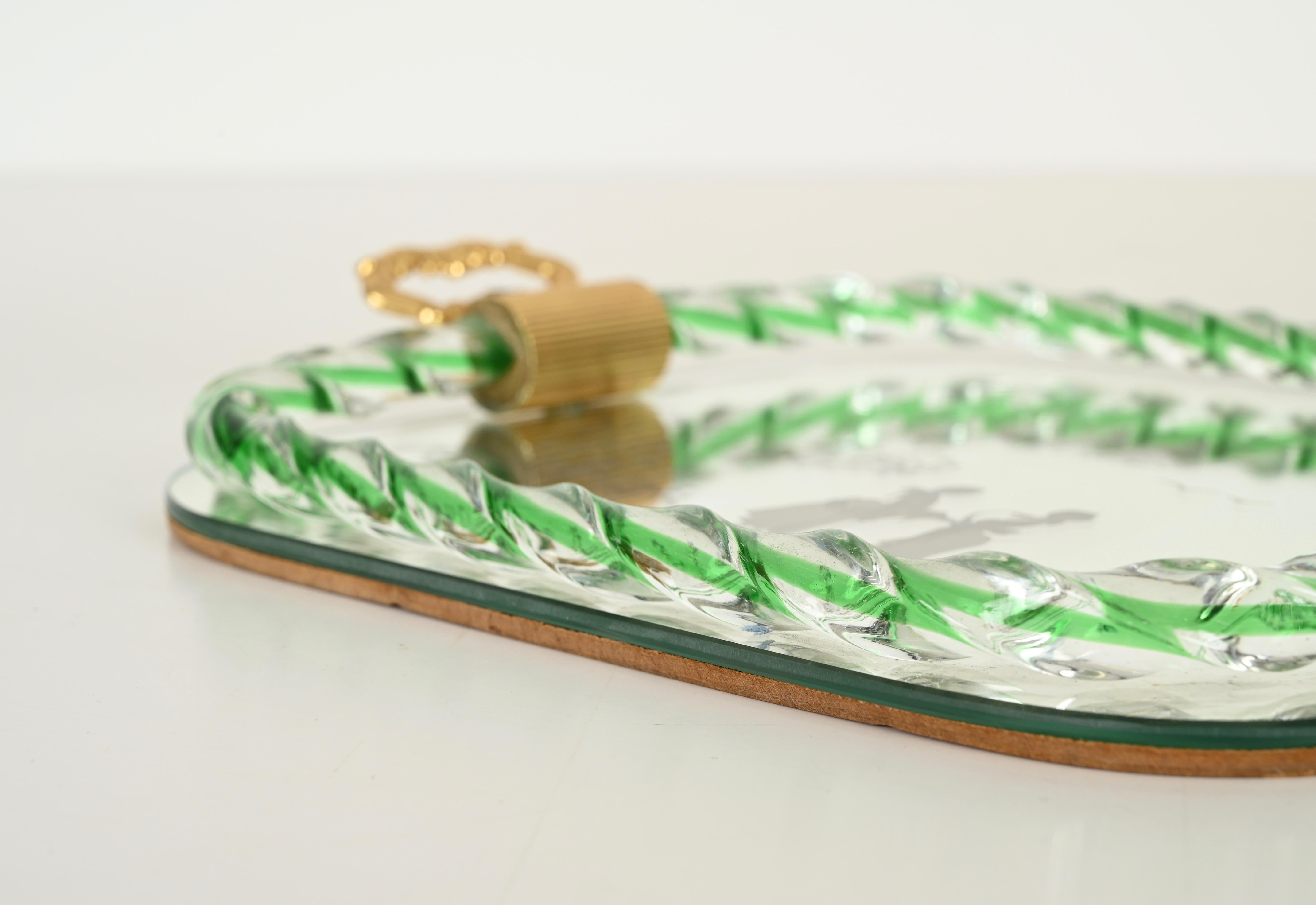 Barovier Grünes italienisches Serviertablett aus spiegelgeätztem Murano-Glas, 1940er Jahre (Messing) im Angebot