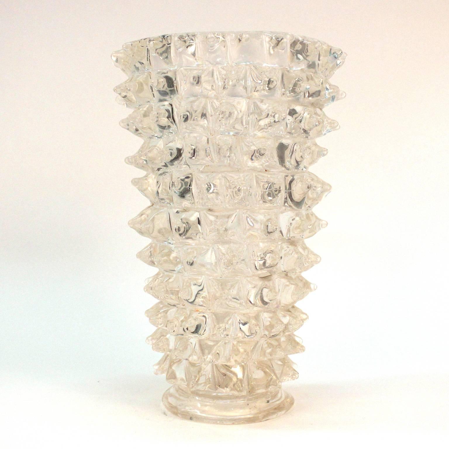 A 1938 Modernist Italian Murano glass vase made with the rostrato technique by Ercole Barovier. The piece is in good condition, with minor flakes on one of the points. Unsigned.