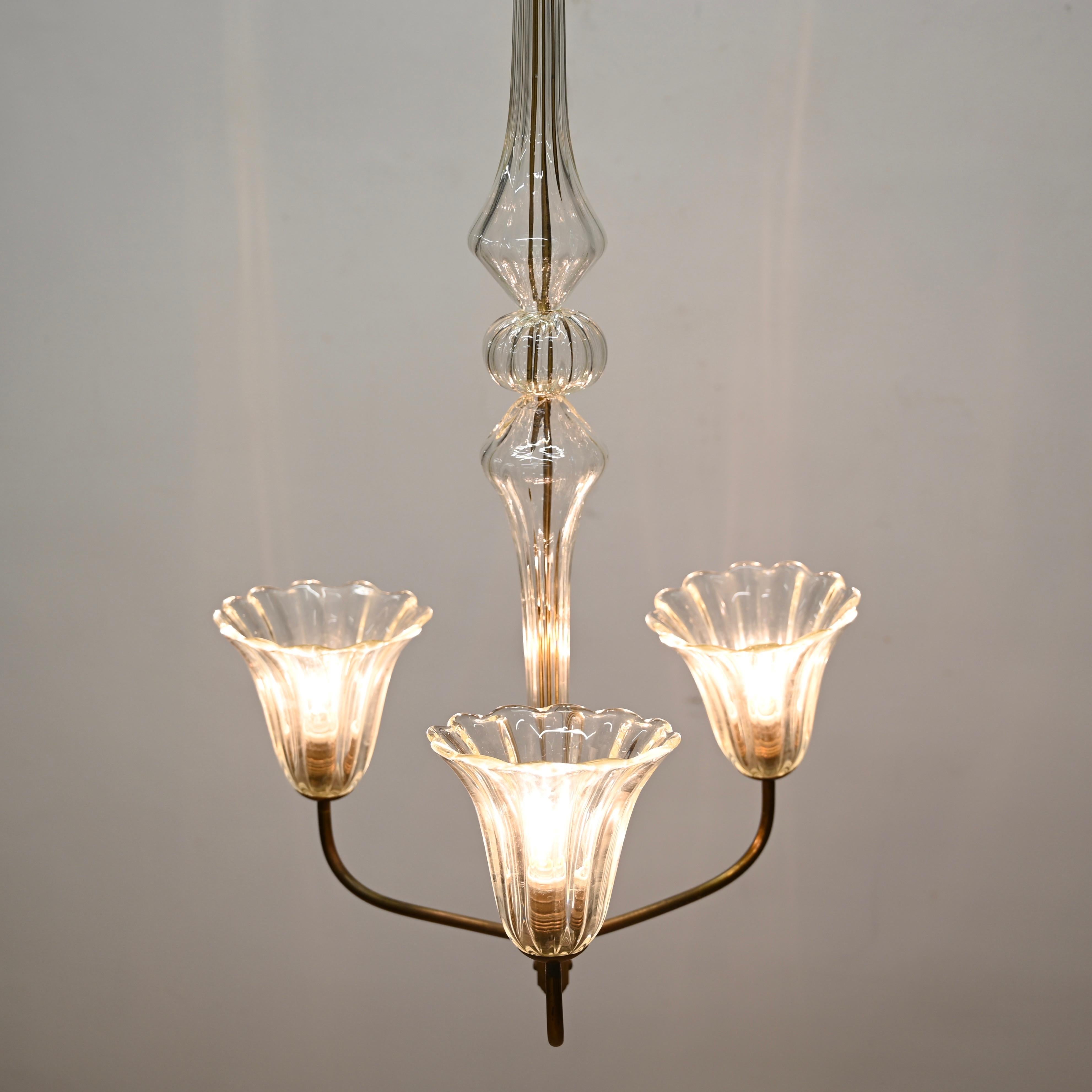 Barovier Gran araña de cristal de Murano y flores de latón, Italia Años 40 Moderno de mediados de siglo en venta