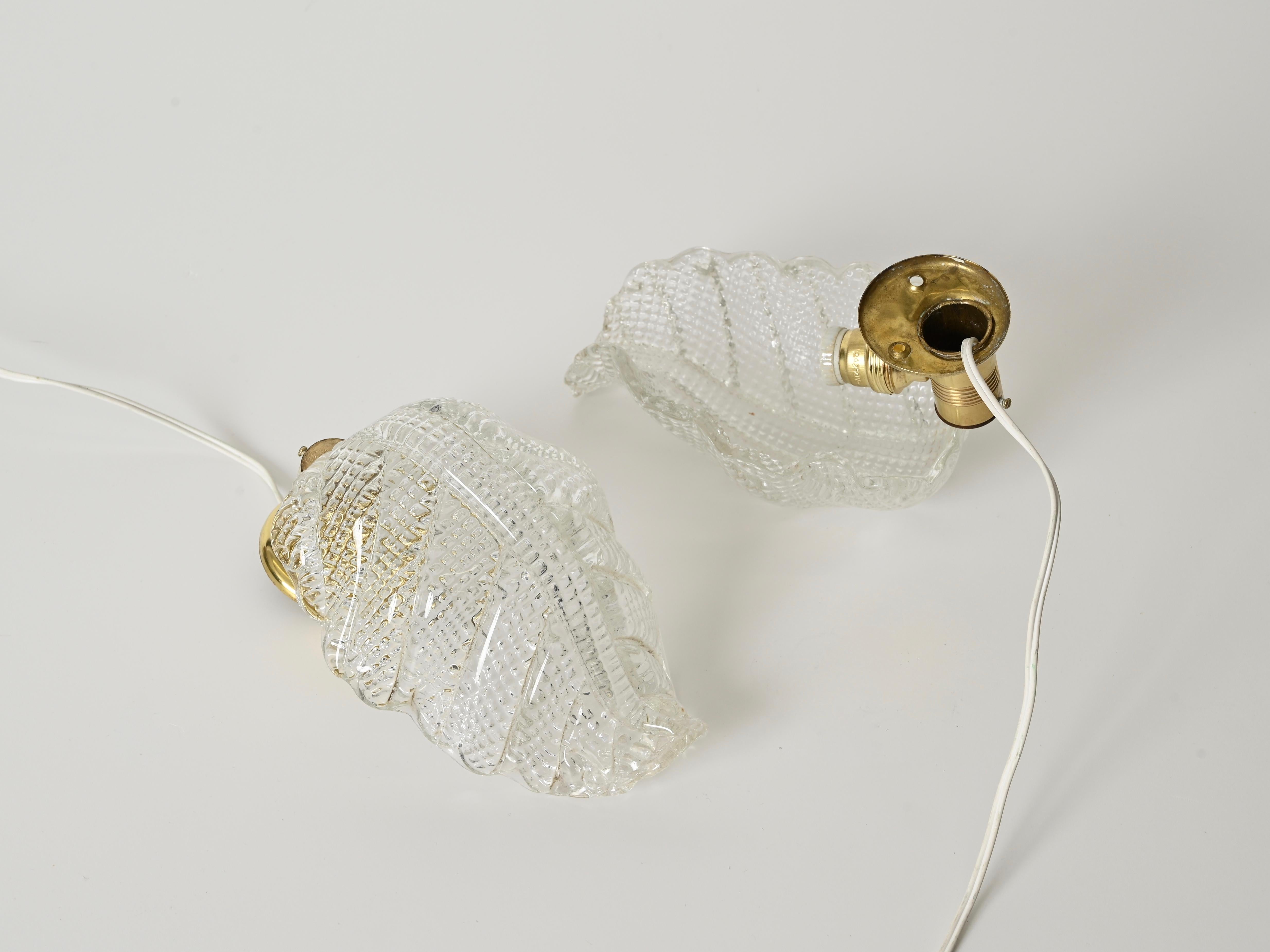 Barovier Coppia di lampade a foglia in vetro di Murano e ottone, Italia, anni '50 in vendita 3