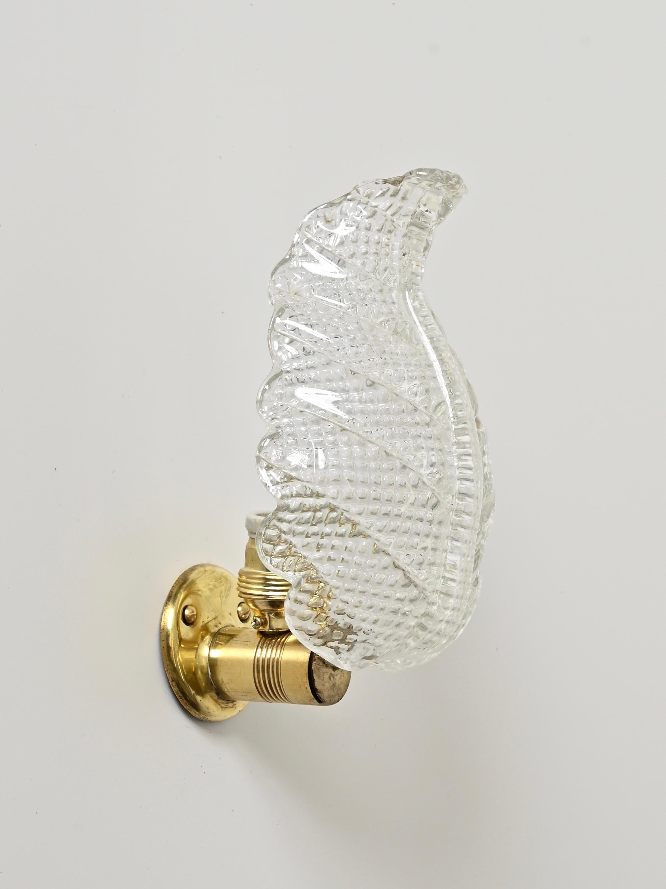 Barovier Coppia di lampade a foglia in vetro di Murano e ottone, Italia, anni '50 in vendita 6