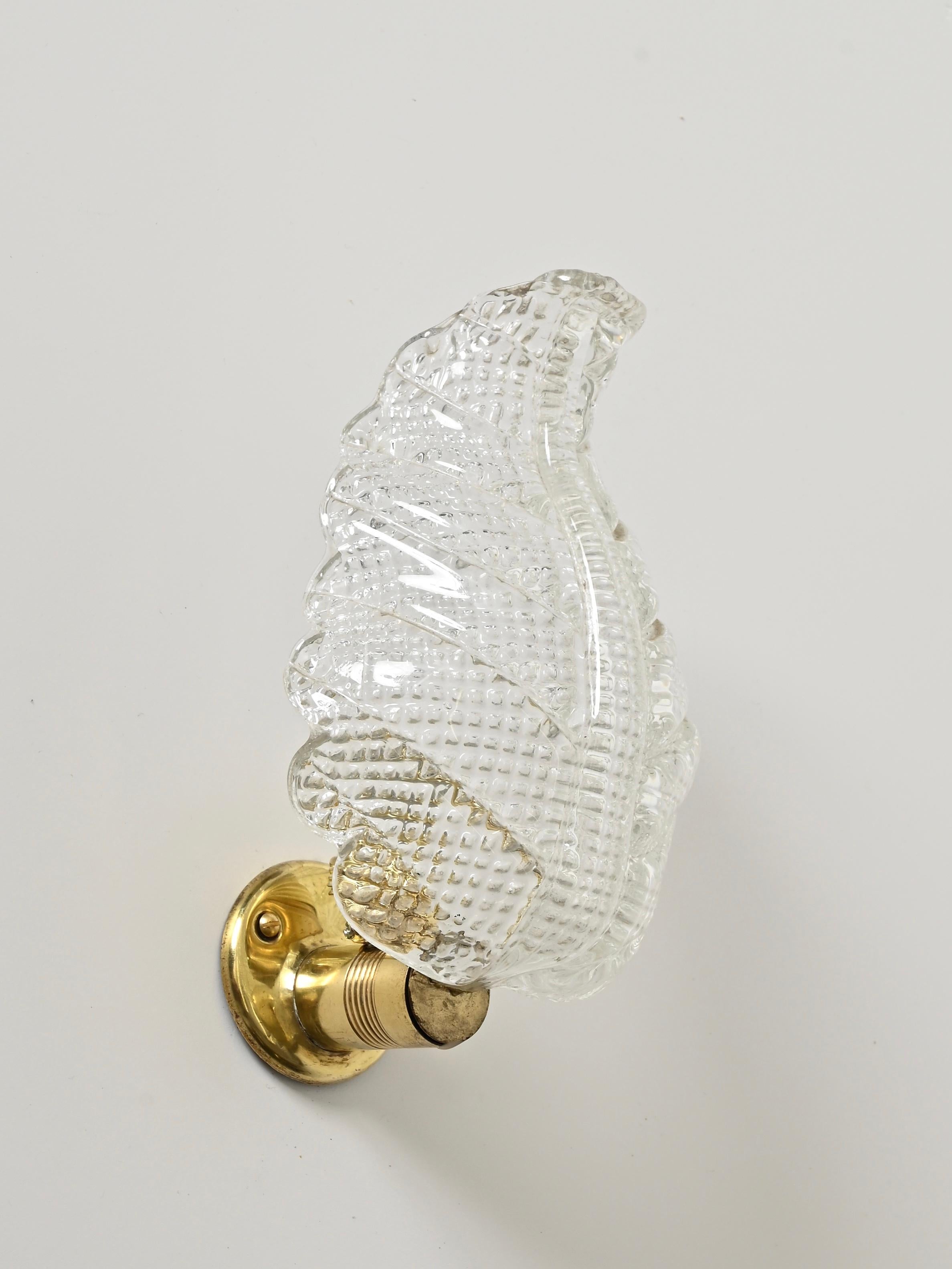 Barovier Coppia di lampade a foglia in vetro di Murano e ottone, Italia, anni '50 in vendita 1