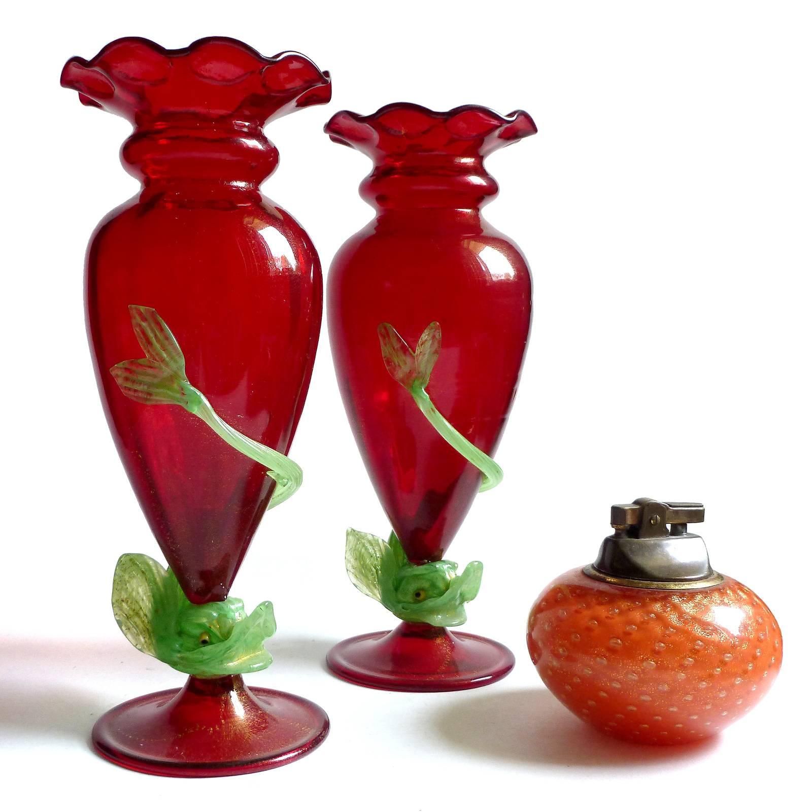 Art Déco Barovier Seguso & Ferro Vaso a stelo di pesce in vetro italiano di Murano con macchie d'oro rosse in vendita