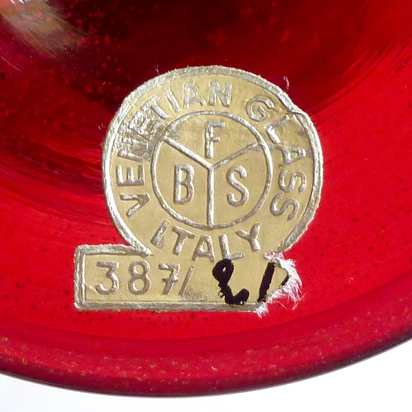Vetro artistico Barovier Seguso & Ferro Vaso a stelo di pesce in vetro italiano di Murano con macchie d'oro rosse in vendita