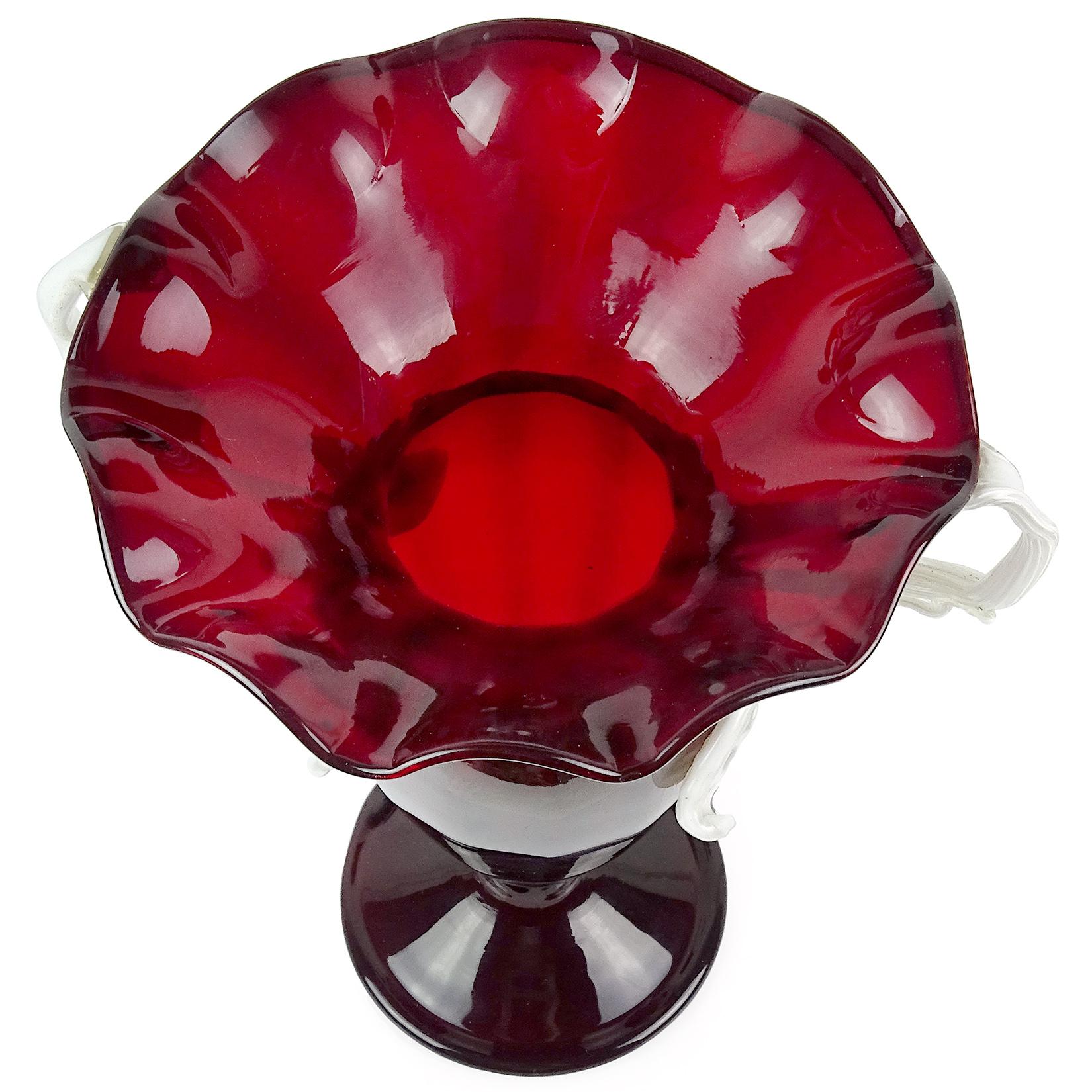 Hand-Crafted Barovier Seguso Ferro Murano Red White Italian Art Glass Decorative Flower Vase For Sale