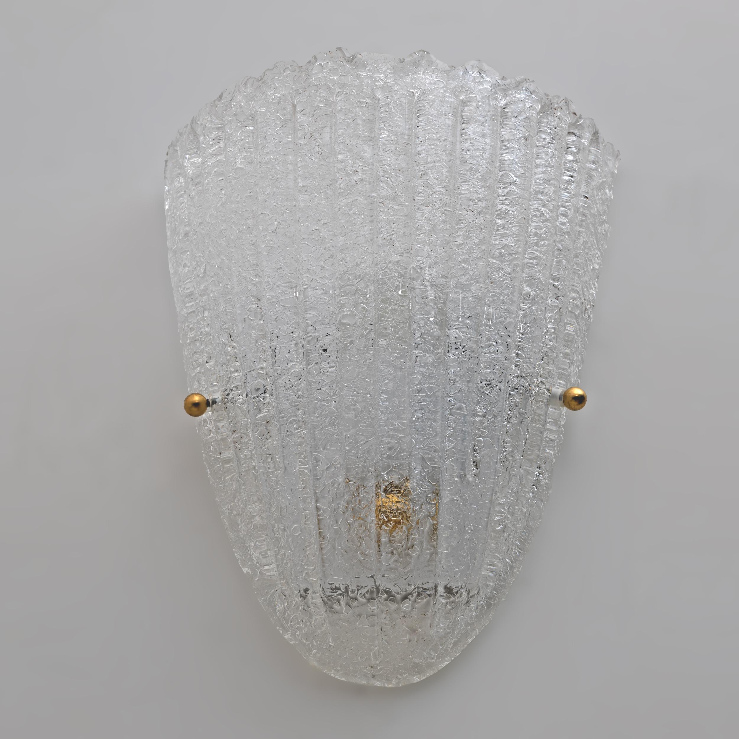 Metallo Barovier, stile metà del secolo scorso, lampade a conchiglia in vetro di Murano, anni '60, coppia. in vendita