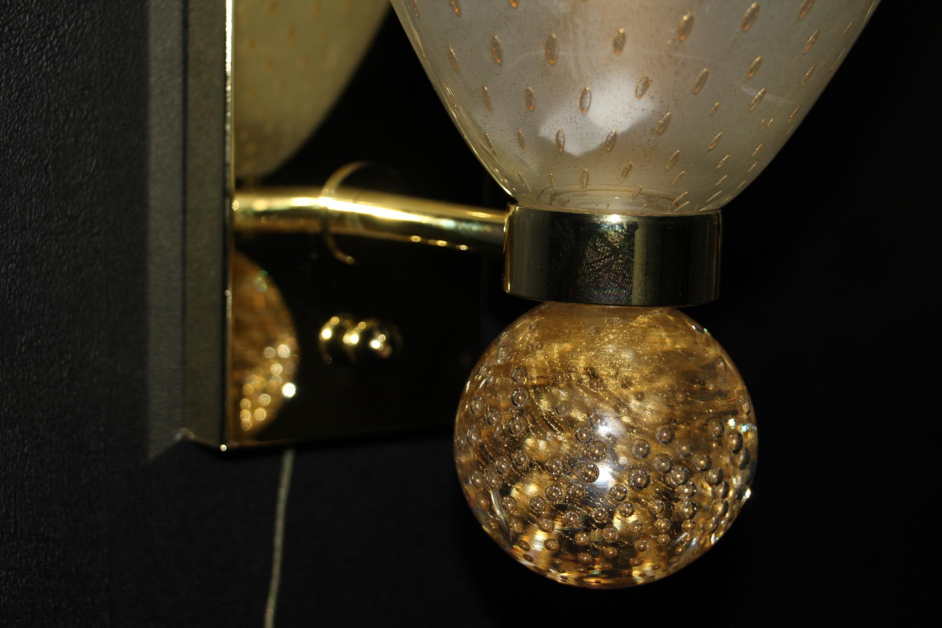 Barovier Style Murano Glass Sconces with Golden Flakes and Bubbles, Wall Lights For Sale 4