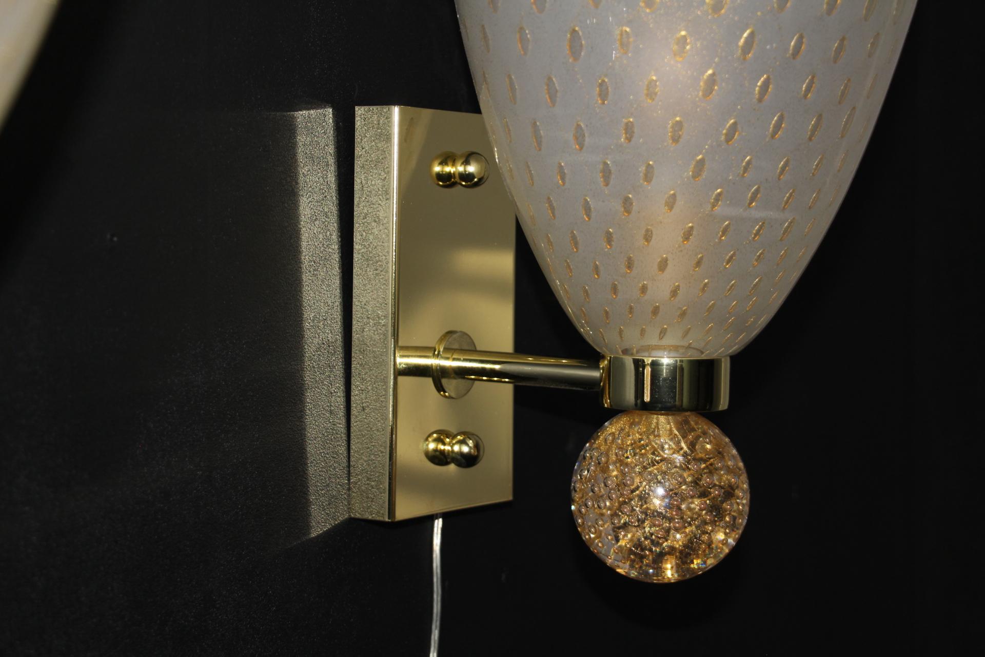 Barovier Style Murano Glass Sconces with Golden Flakes and Bubbles, Wall Lights For Sale 5