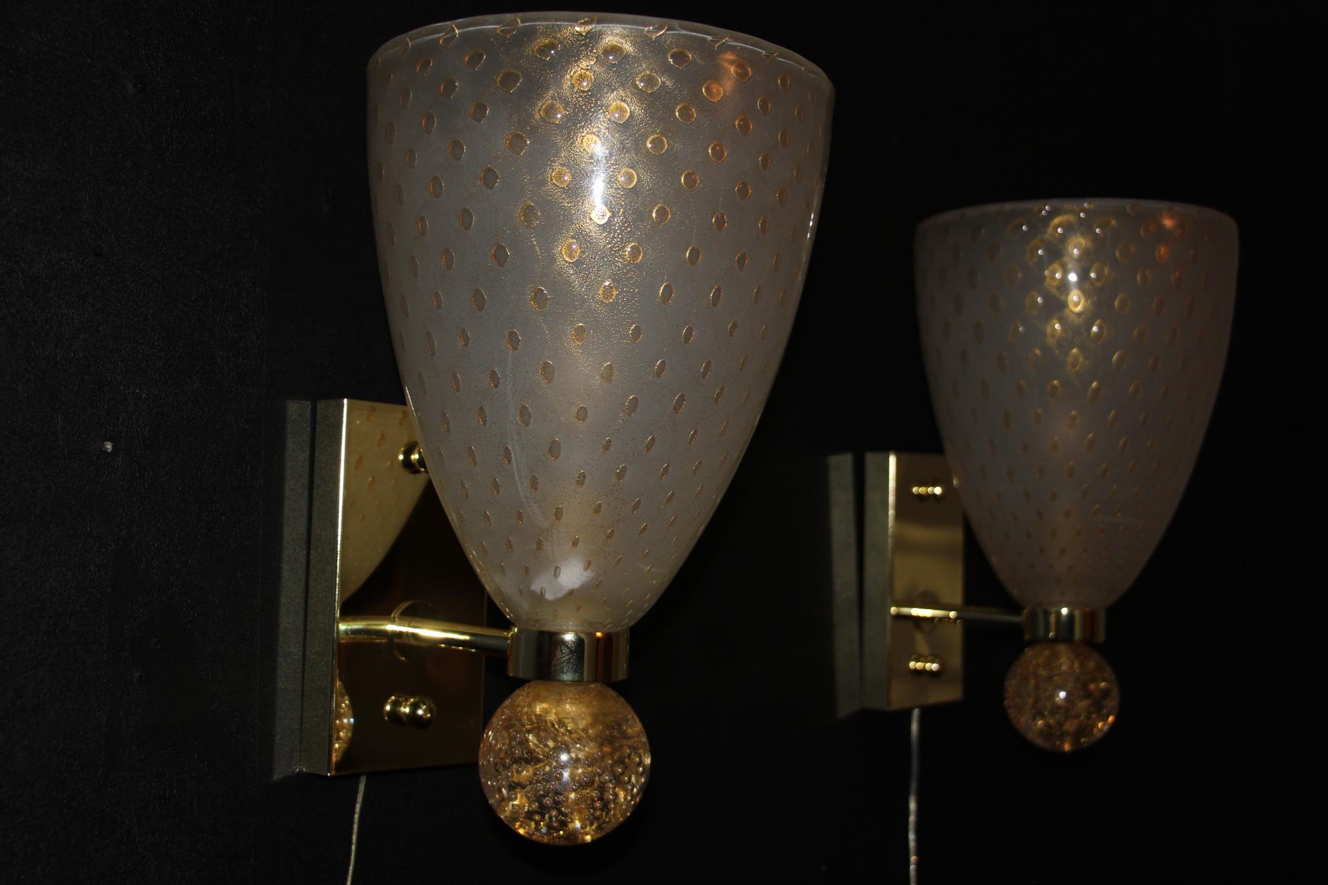 Barovier Style Murano Glass Sconces with Golden Flakes and Bubbles, Wall Lights In Excellent Condition For Sale In Saint-Ouen, FR