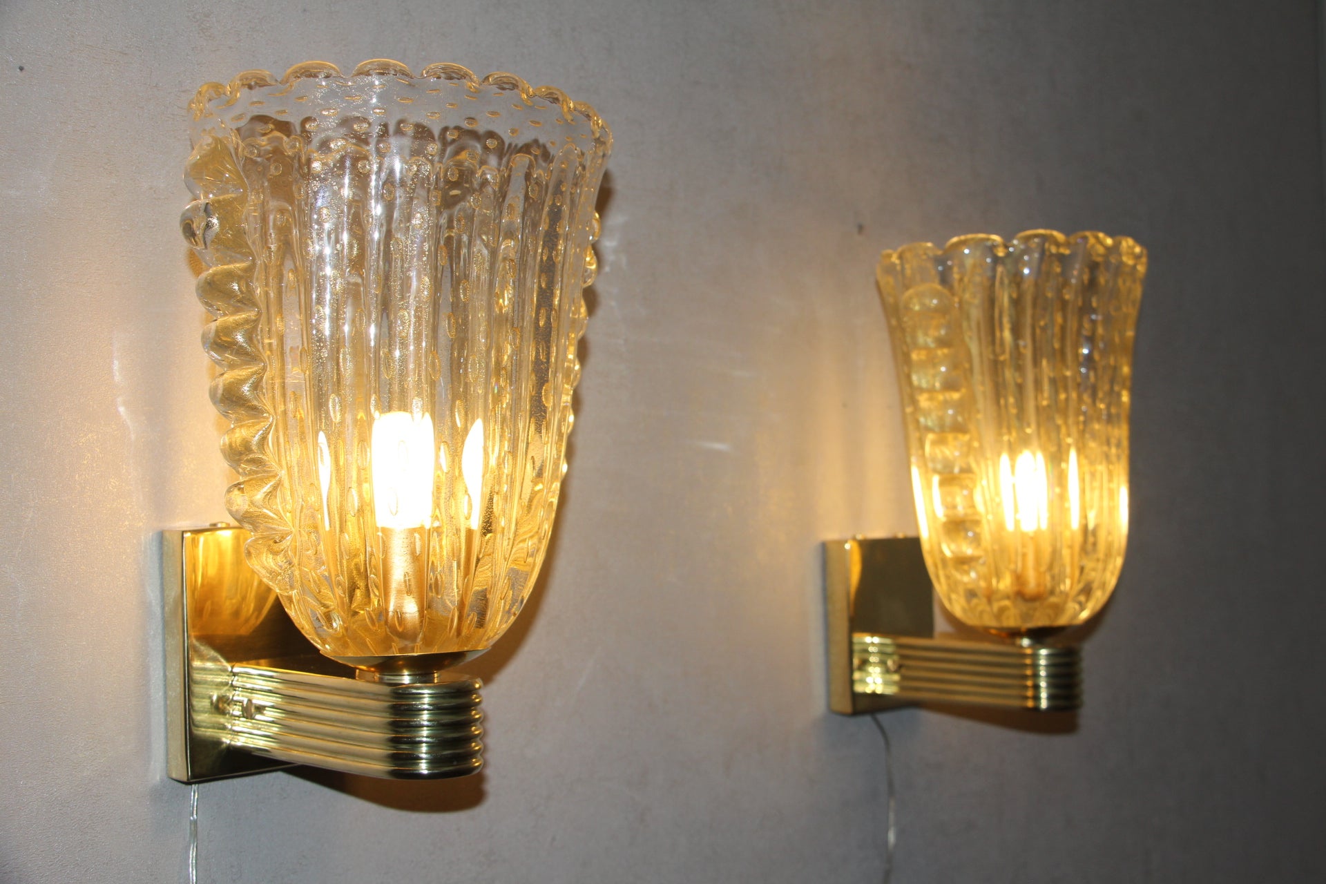 Mid-Century Modern Barovier Style Murano Pulegoso Gold Glass Sconces For Sale