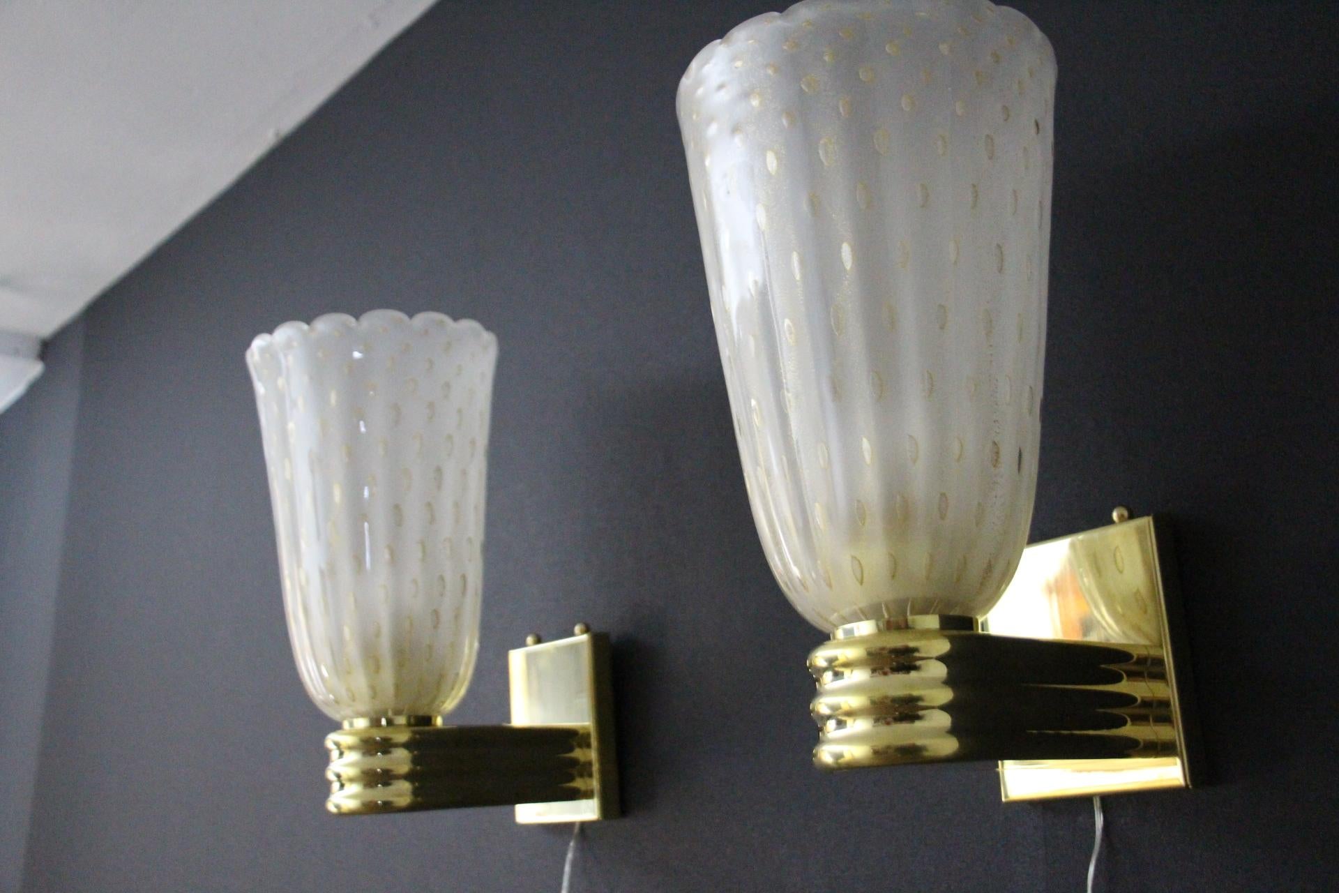 Mid-Century Modern Barovier Style Murano Pulegoso Gold Glass Sconces , Golden Flakes Wall Lights For Sale