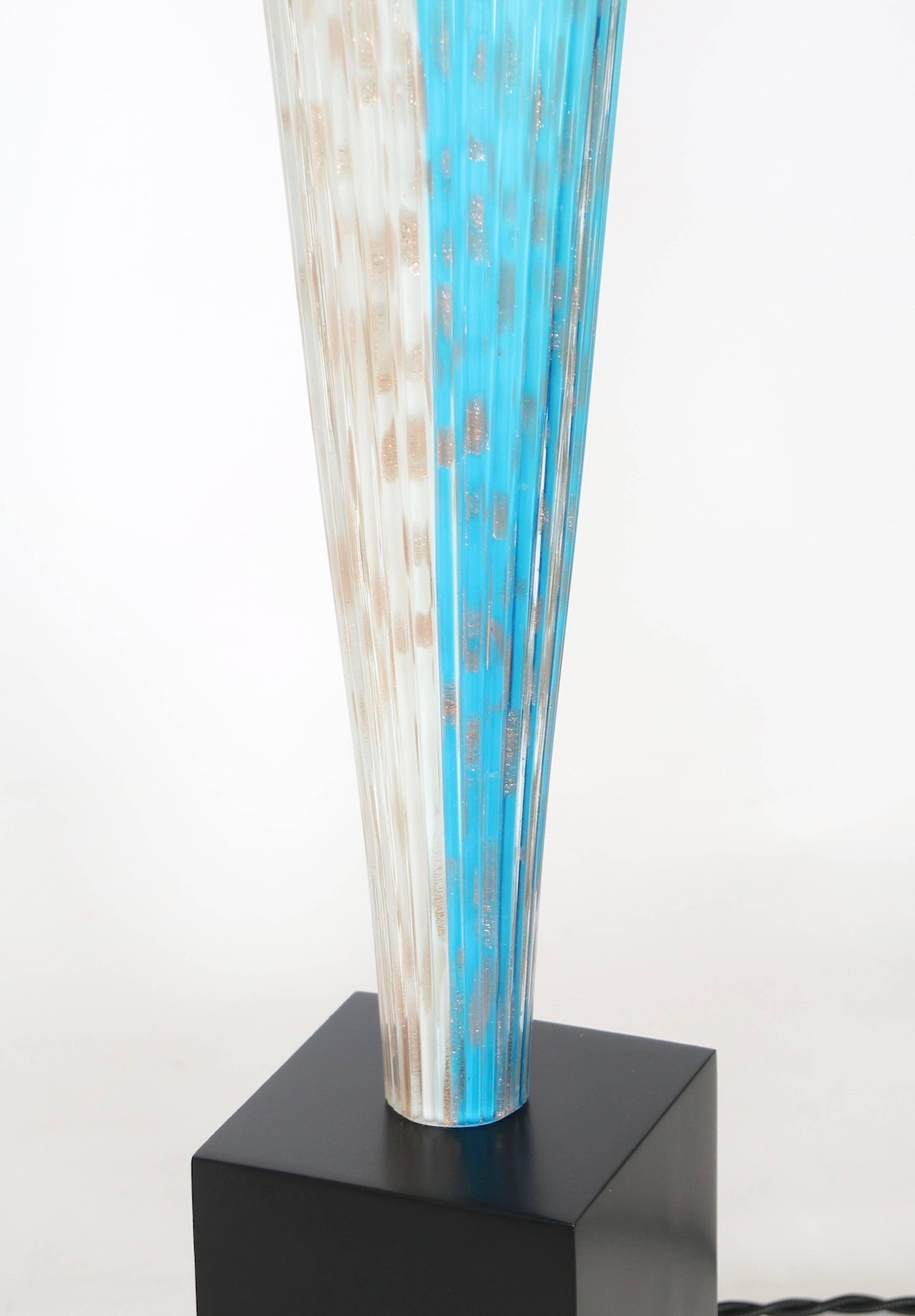 Barovier Table Lamp in Copper Infused Blue and White Murano Glass In Excellent Condition In New York, NY