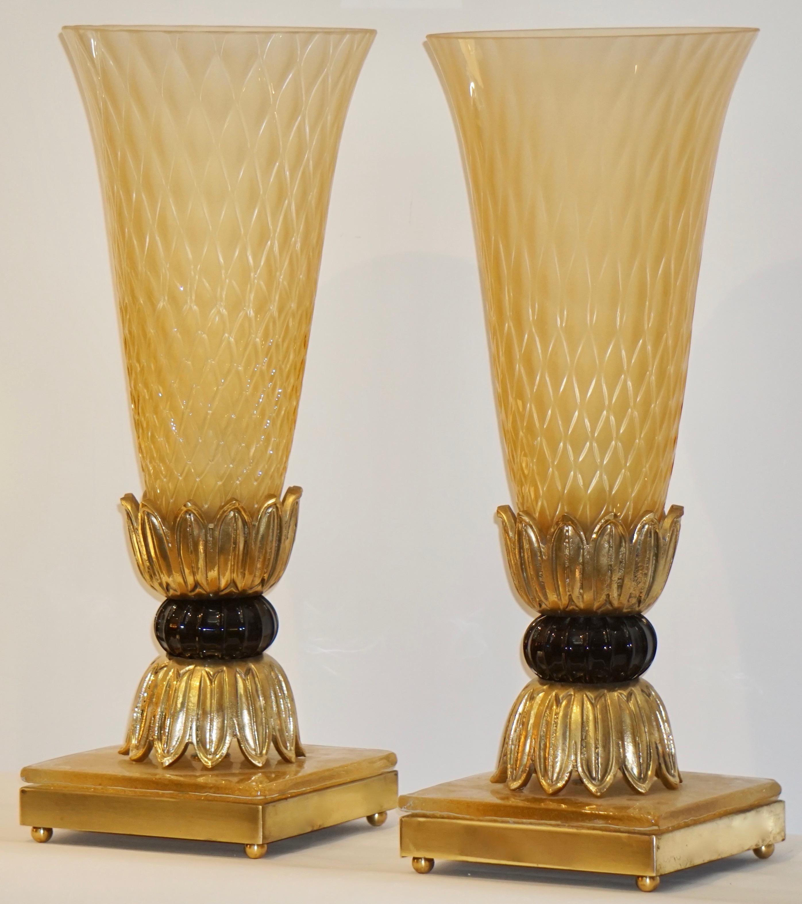 Mid-Century Modern Barovier Toso Art Deco Style Pair of Brass and Gold Honeycomb Murano Glass Lamps