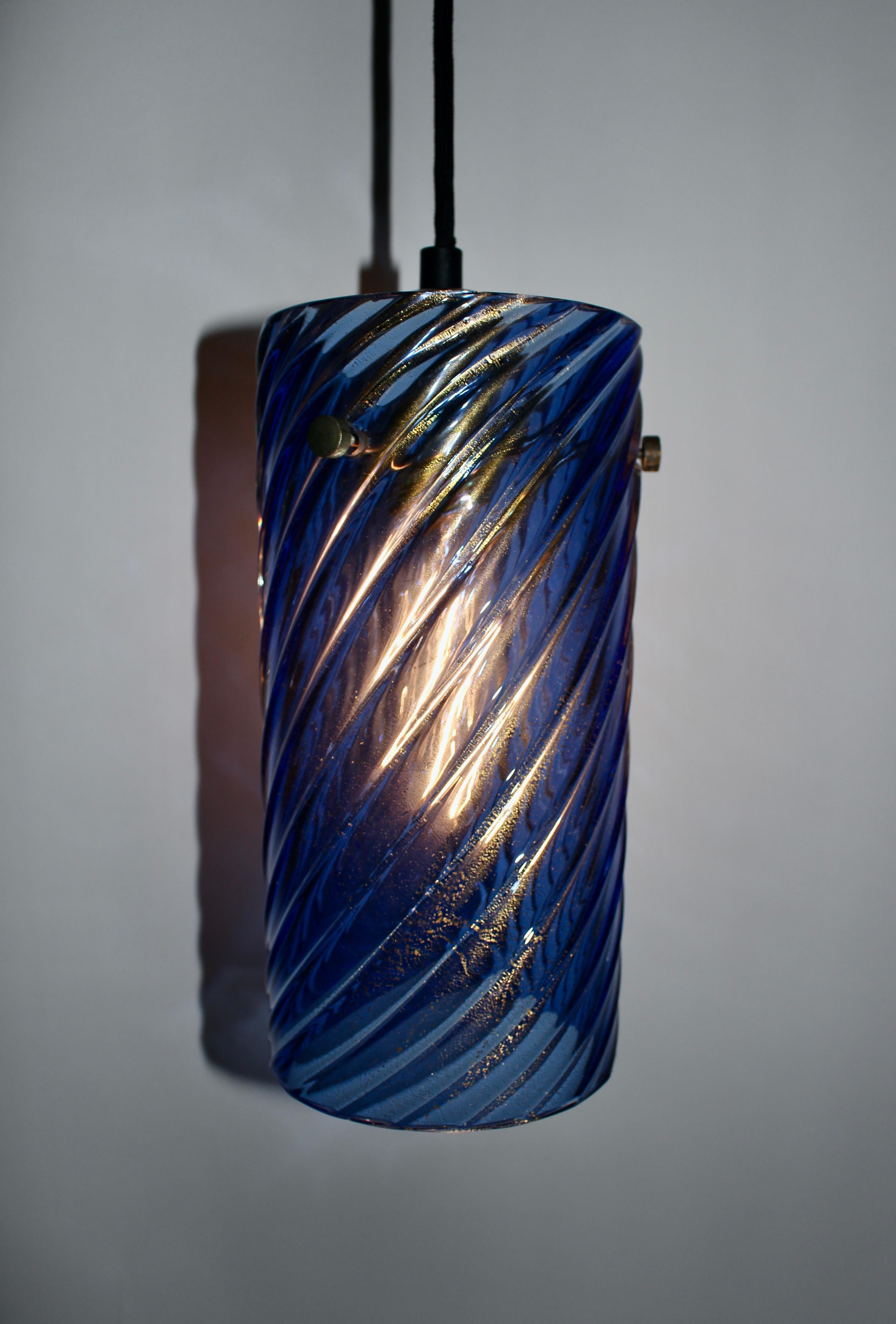 Barovier & Toso Pendentif suspendu « twist » en verre de Murano bleu avec inclusions d'or Bon état - En vente à Bainbridge, NY