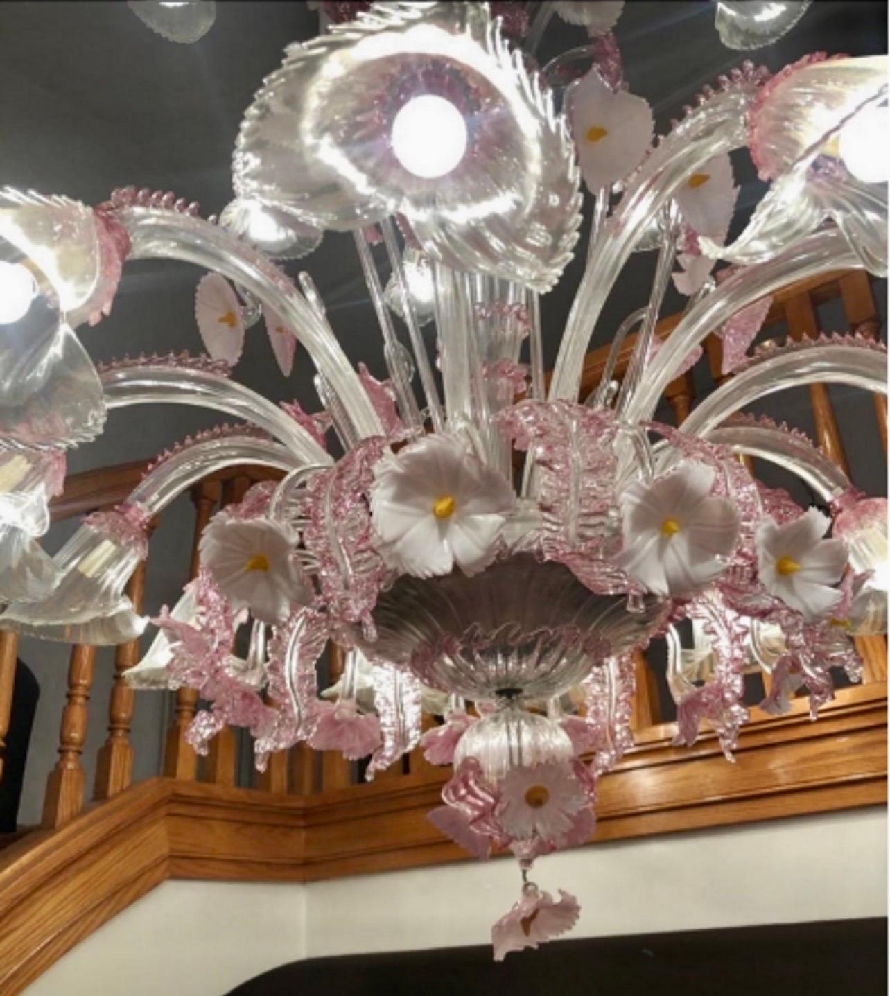 Barovier & Toso Kronleuchter Glas Murano Modell floral Einzigartig , Italien 1970er (Moderne der Mitte des Jahrhunderts) im Angebot