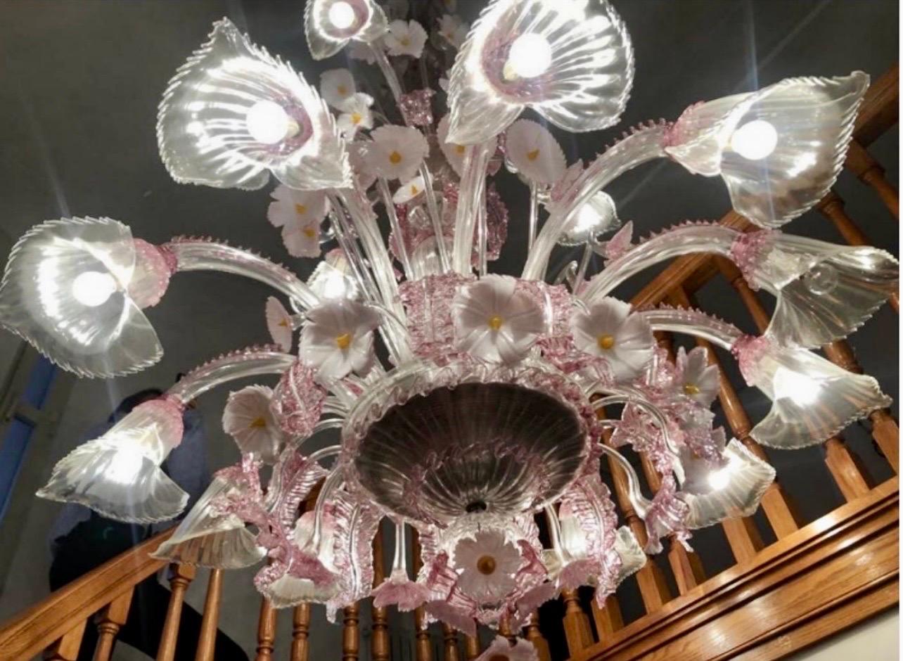 Barovier & Toso Kronleuchter Glas Murano Modell floral Einzigartig , Italien 1970er (Handgeschnitzt) im Angebot