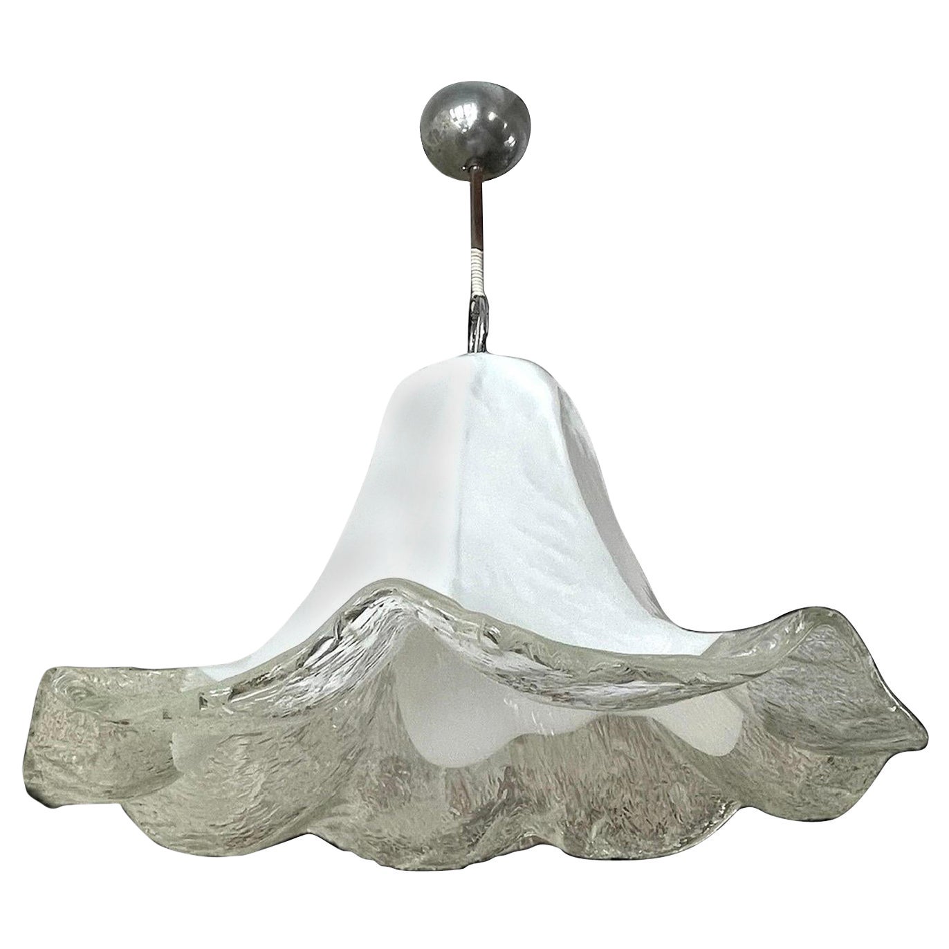 Lampadario Barovier&Toso bianco Vetro di Murano cromato 52 cm, Italia, 1970