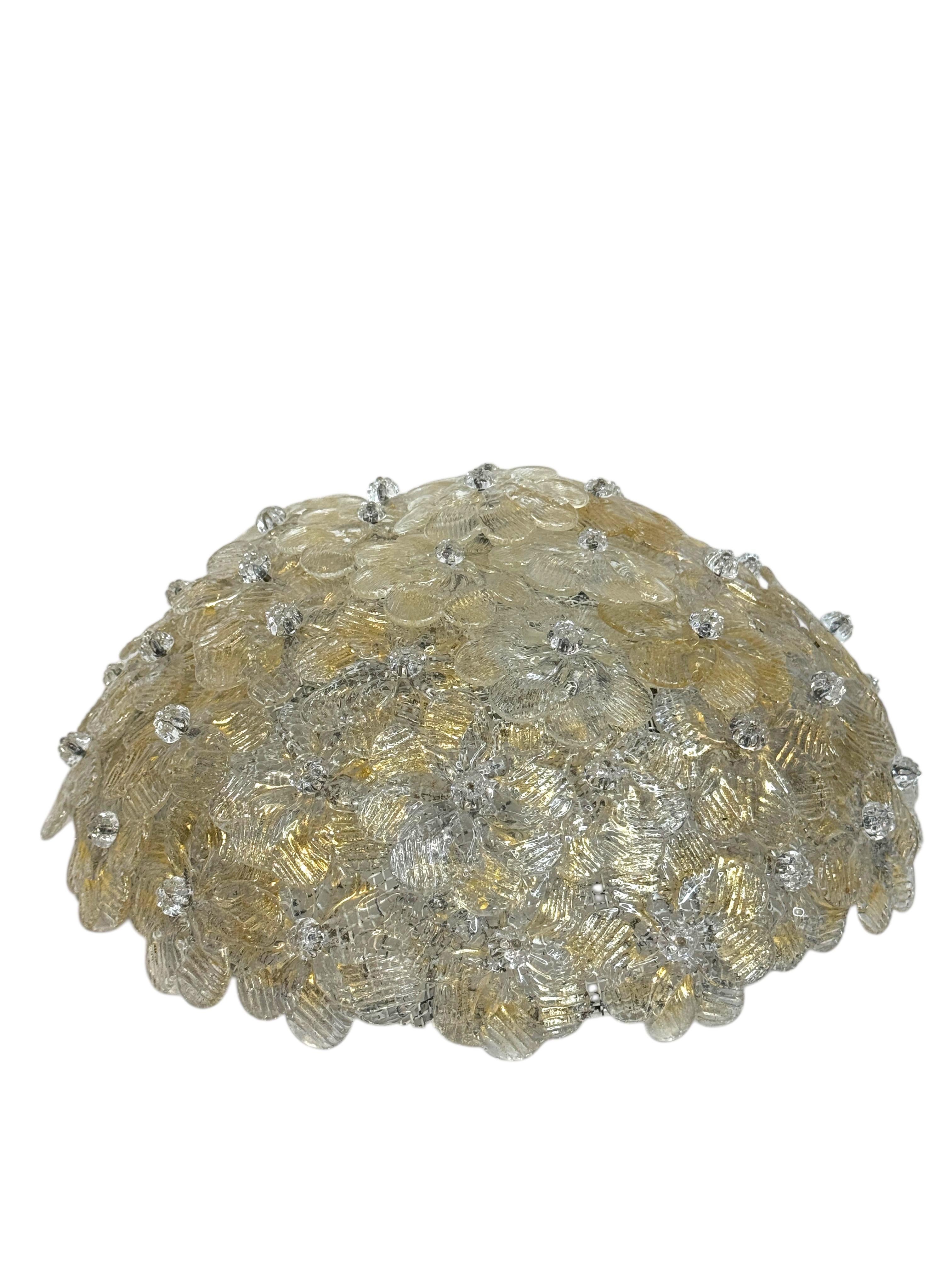 Moderno Barovier&Toso, montatura ad incasso in vetro di Murano con fiori dorati e trasparenti, anni '1950 in vendita