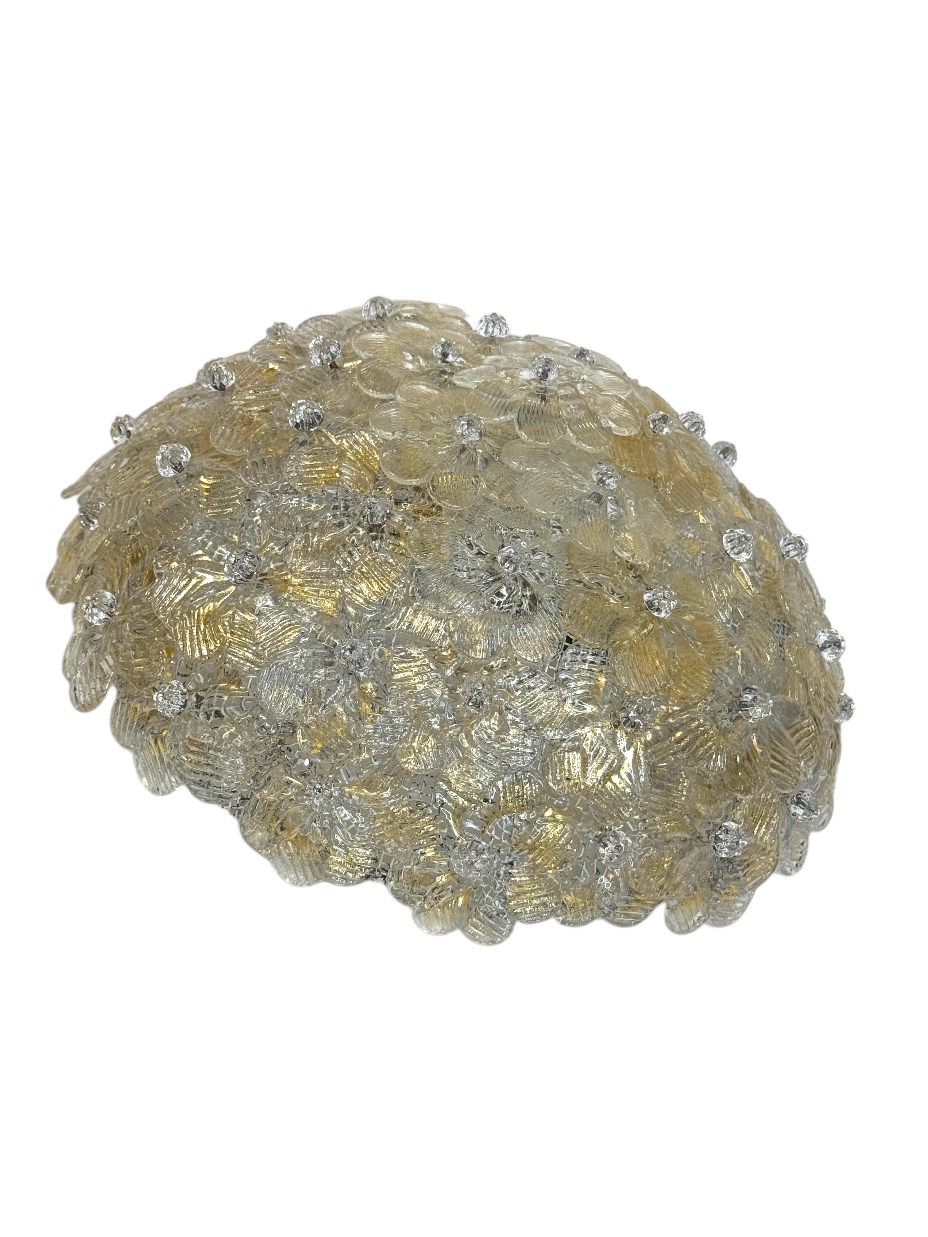 Italiano Barovier&Toso, montatura ad incasso in vetro di Murano con fiori dorati e trasparenti, anni '1950 in vendita