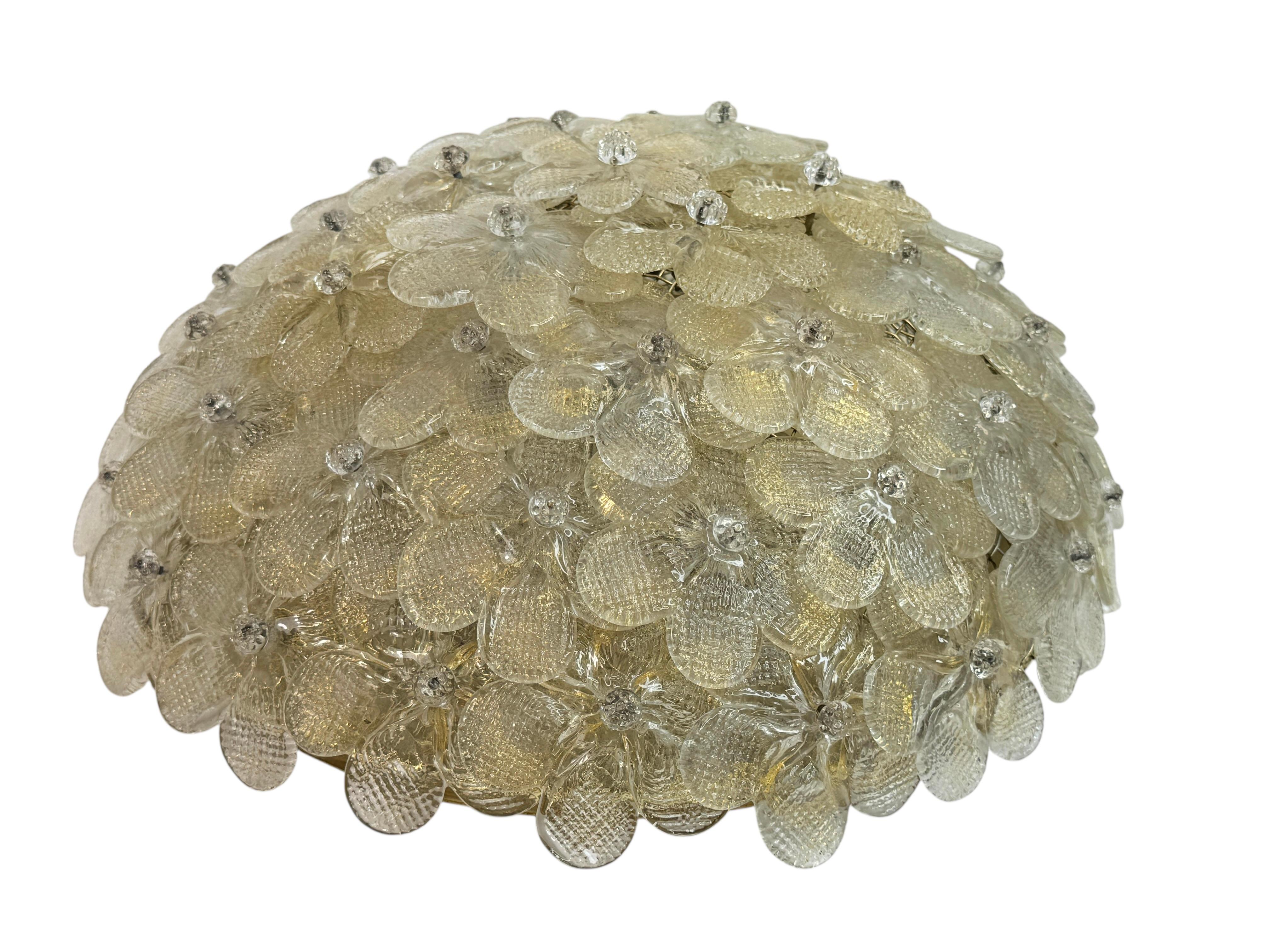 Barovier Toso Flush Mount Murano Glass Gold and Clear Color Flowers, 1960s In Good Condition For Sale In Nuernberg, DE