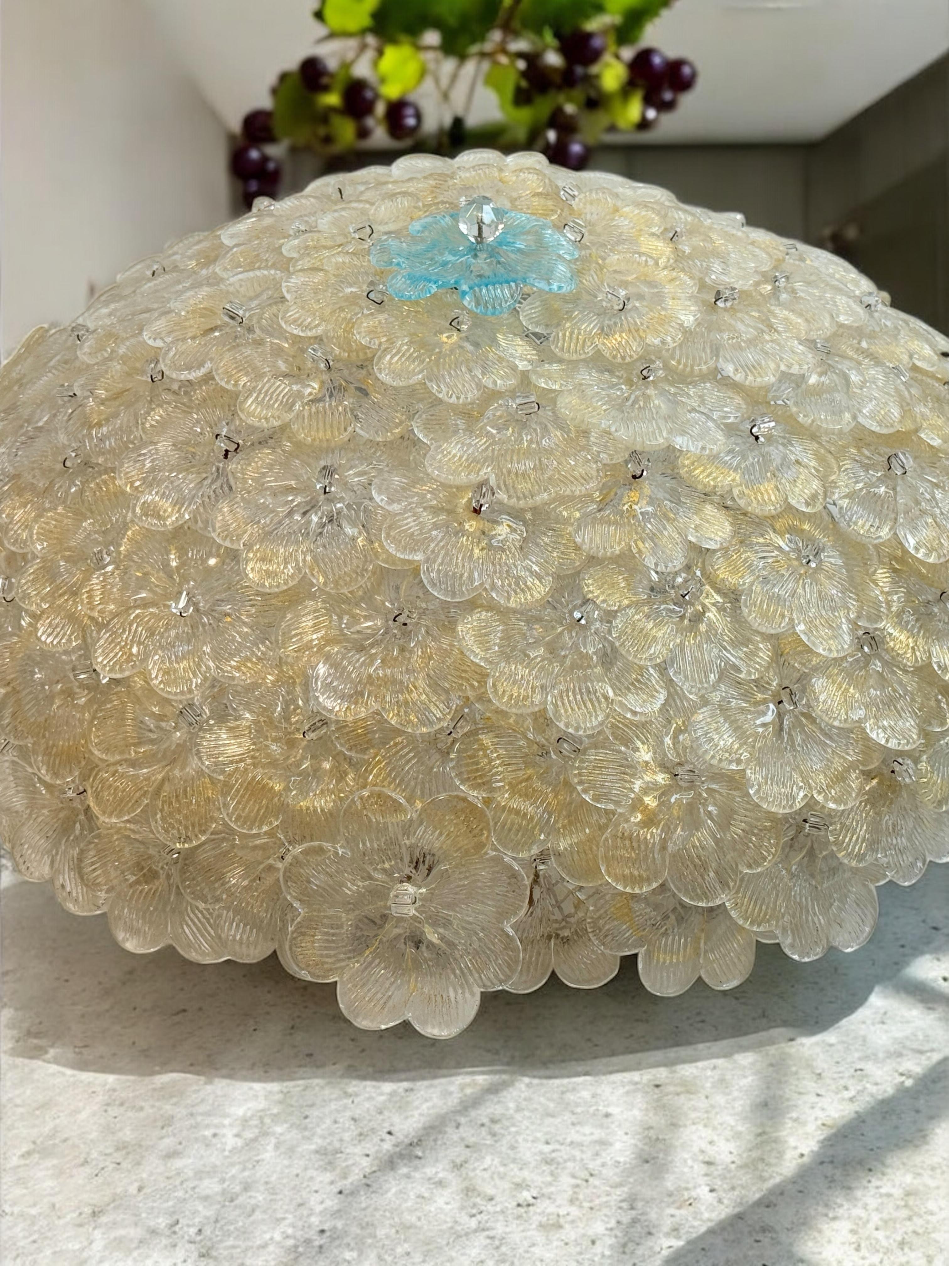 Barovier&Toso Plafonnier en verre de Murano or et fleurs de couleur turquoise, années 1950 en vente 4