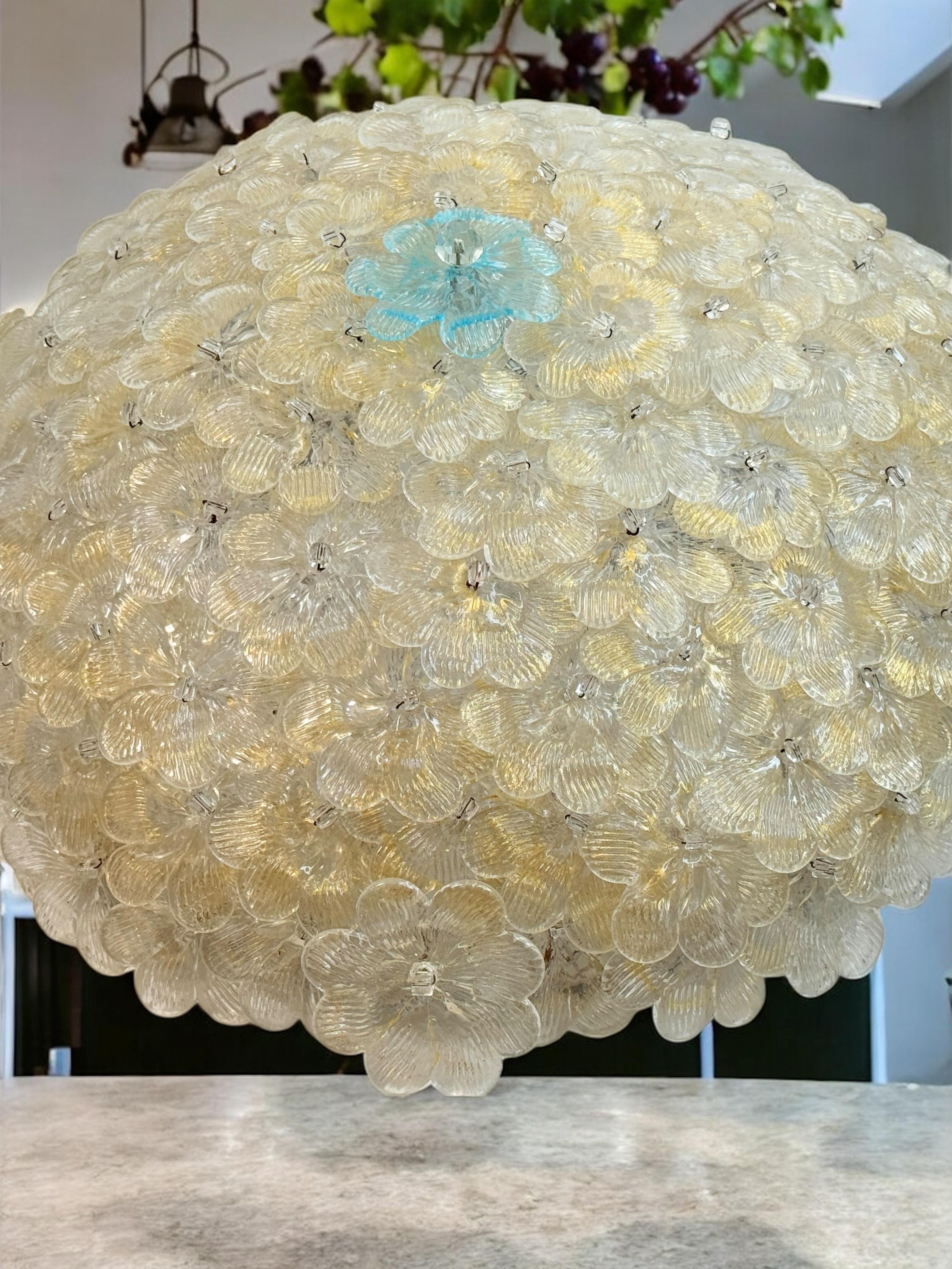Barovier&Toso Plafonnier en verre de Murano or et fleurs de couleur turquoise, années 1950 en vente 5