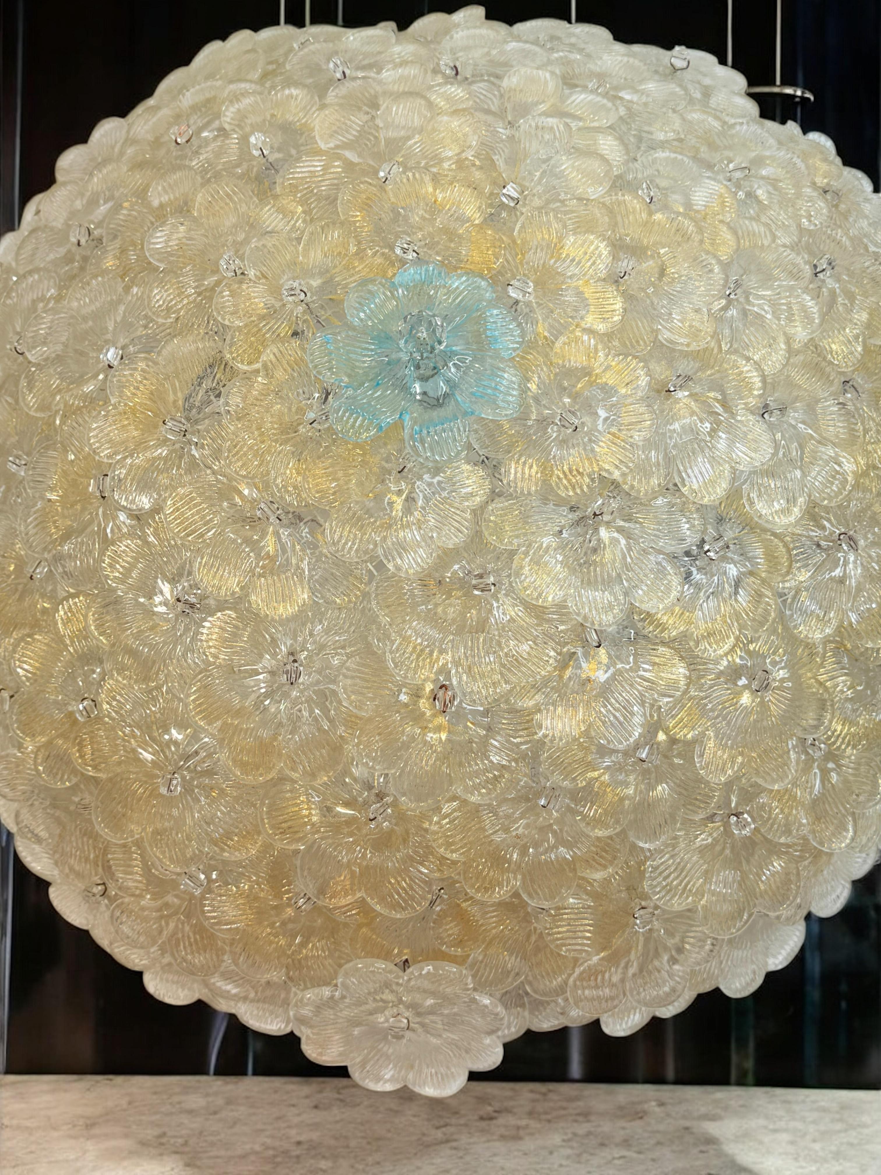 Barovier&Toso Plafonnier en verre de Murano or et fleurs de couleur turquoise, années 1950 en vente 8