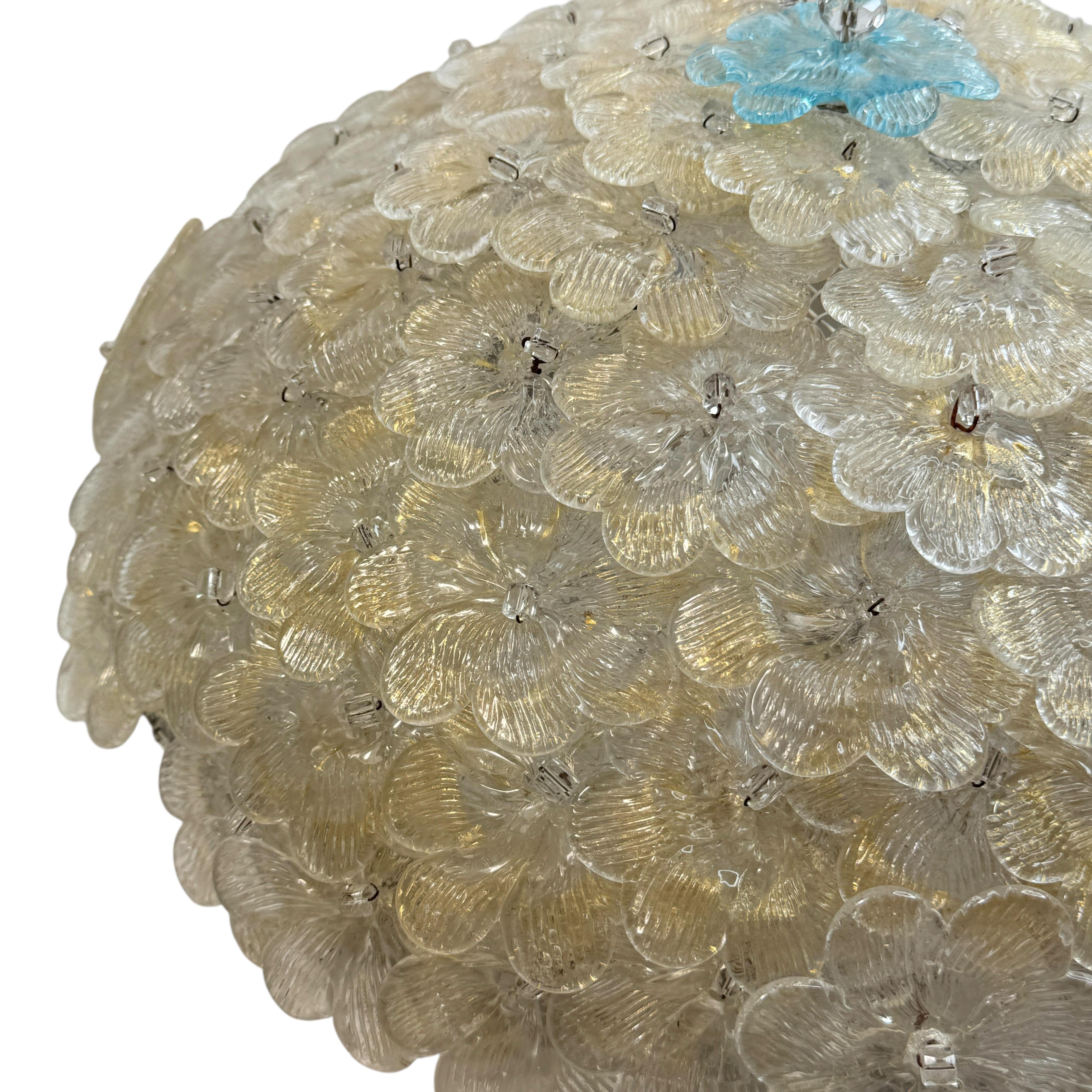 Barovier&Toso Plafonnier en verre de Murano or et fleurs de couleur turquoise, années 1950 Bon état - En vente à Nuernberg, DE