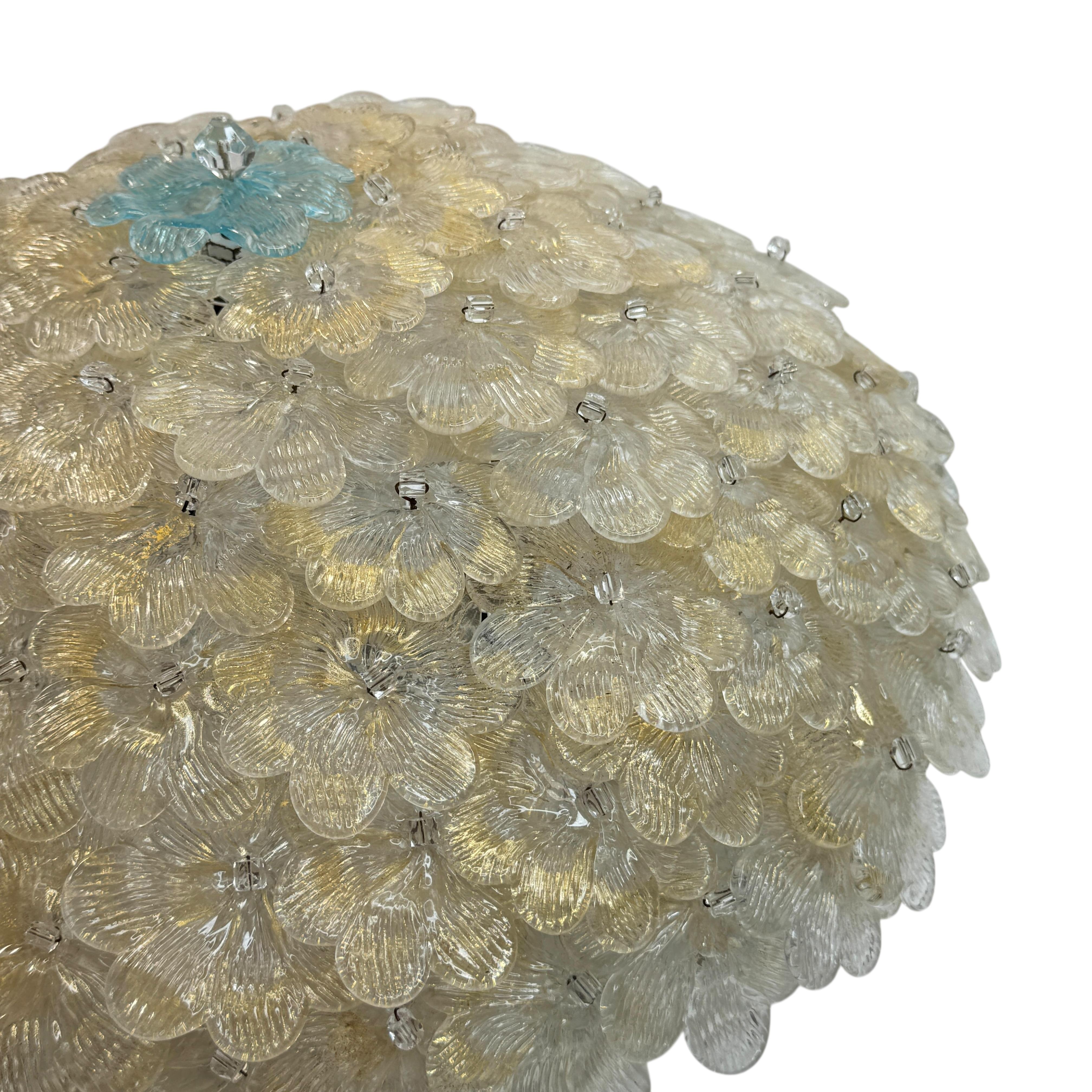 Métal Barovier&Toso Plafonnier en verre de Murano or et fleurs de couleur turquoise, années 1950 en vente