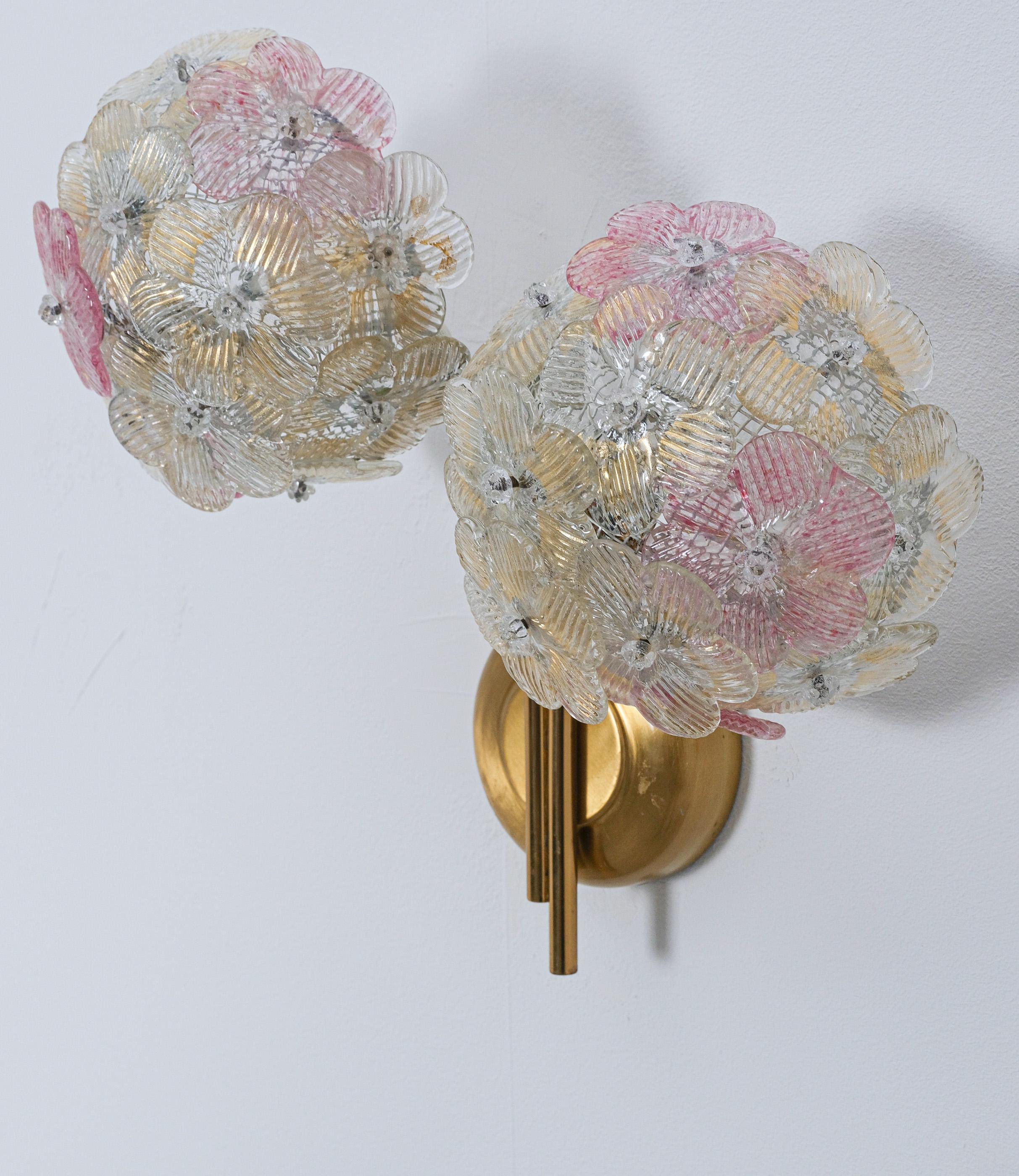 Barovier & Toso Glass Flower Wall Lights Sconces, Italy Mid Century In Good Condition For Sale In Vienna, AT