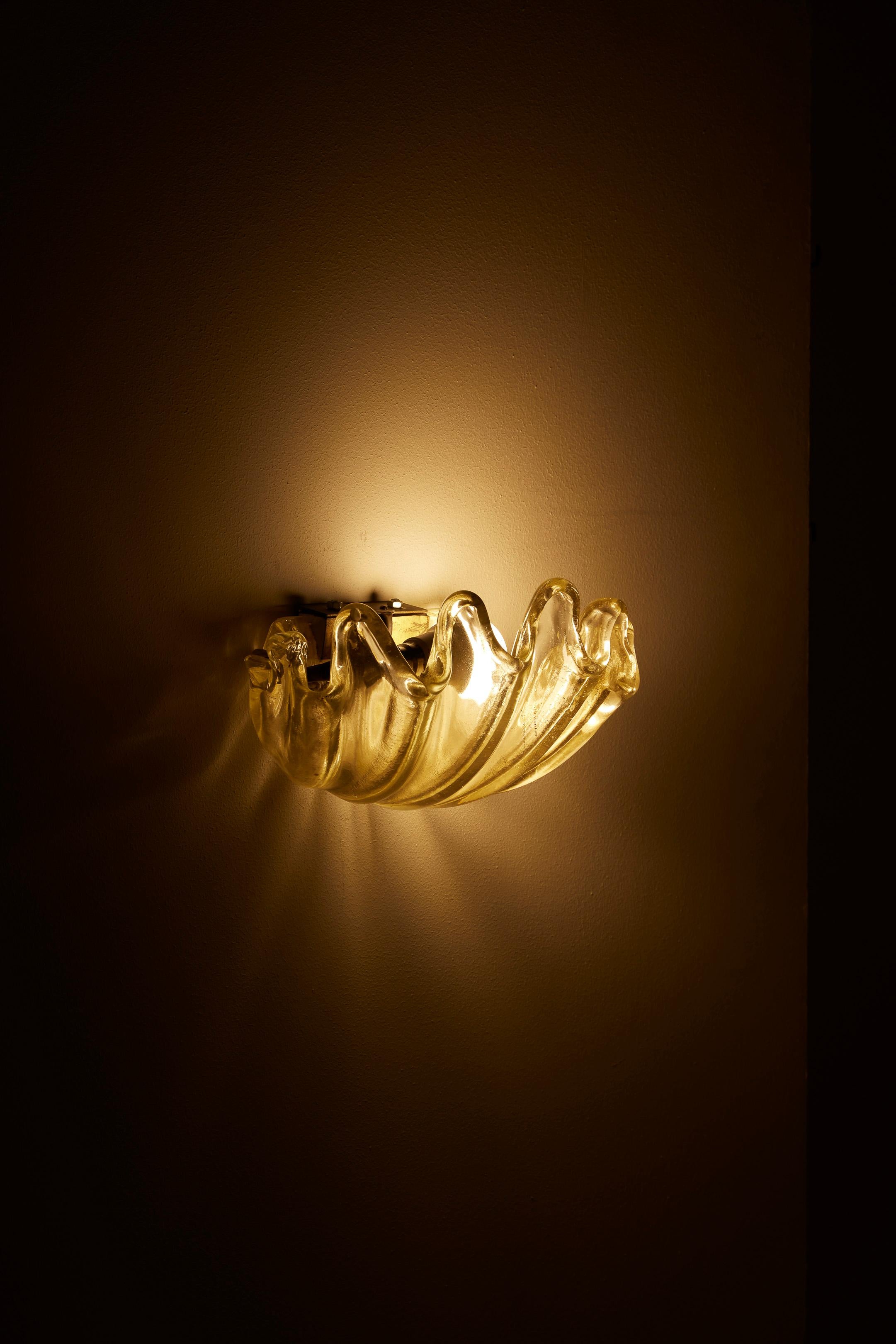  Barovier & Toso glass shell wall sconce In Good Condition For Sale In PARIS, FR