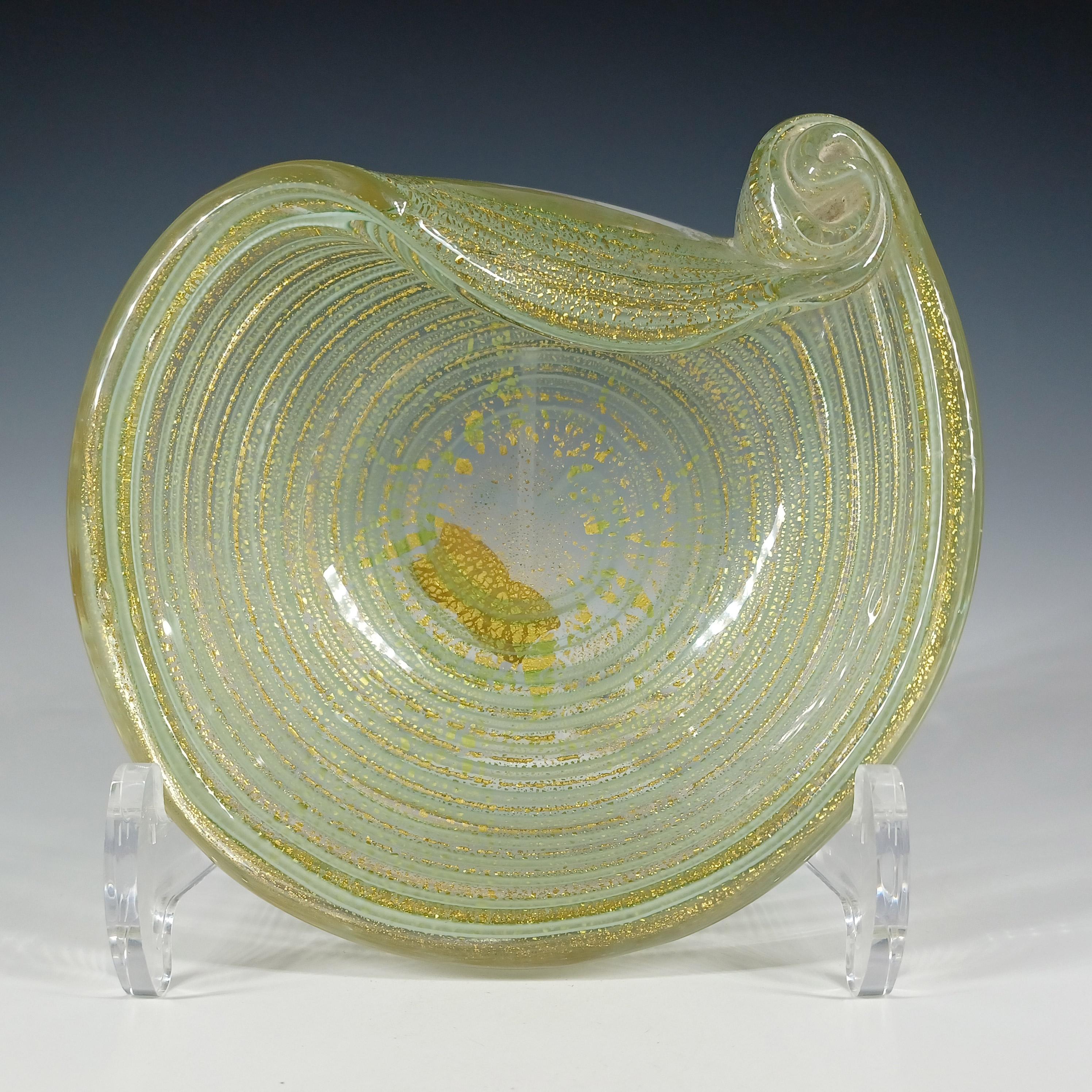 Here is a wonderful 1950/60's Venetian shell shaped glass bowl, made on the island of Murano, near Venice, Italy. This piece was made by Barovier & Toso, and possibly designed by the renowned Italian designer Ercole Barovier. Very similar to items