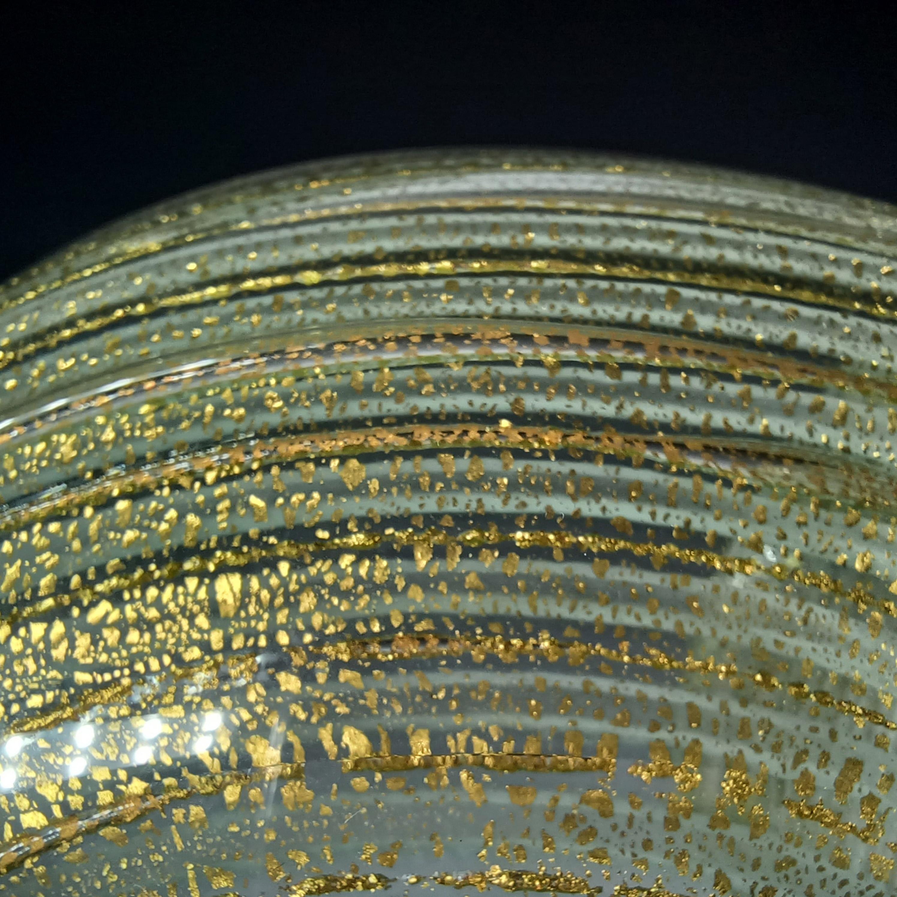 Mid-20th Century Barovier & Toso 'Graffito' Style Murano Gold Leaf Green Glass Bowl For Sale