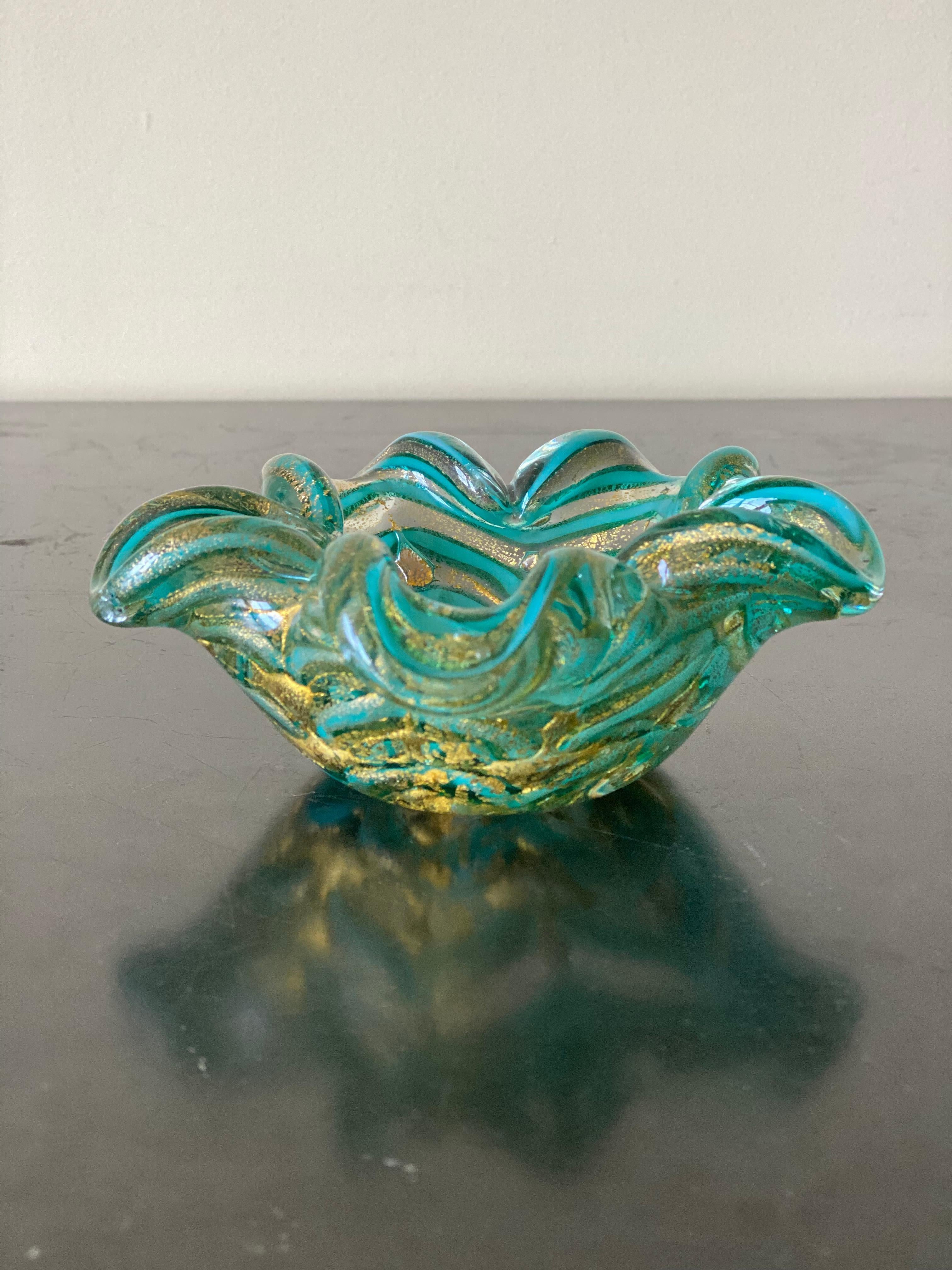 Mid-20th Century Barovier Toso Green & Gold Striped Murano Glass Bowl For Sale