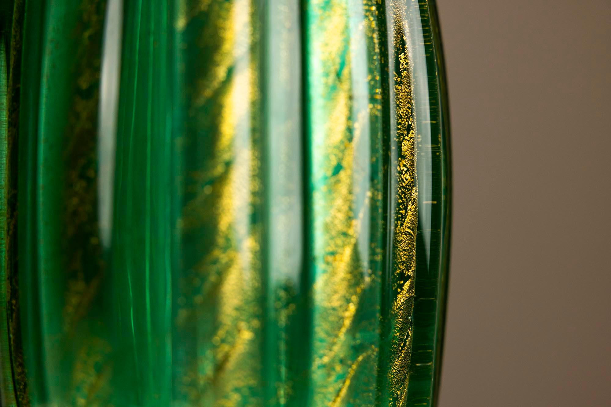 Mid-20th Century Barovier & Toso Green Oval-shaped Coronato d’Oro Vase, Italy 1930 For Sale