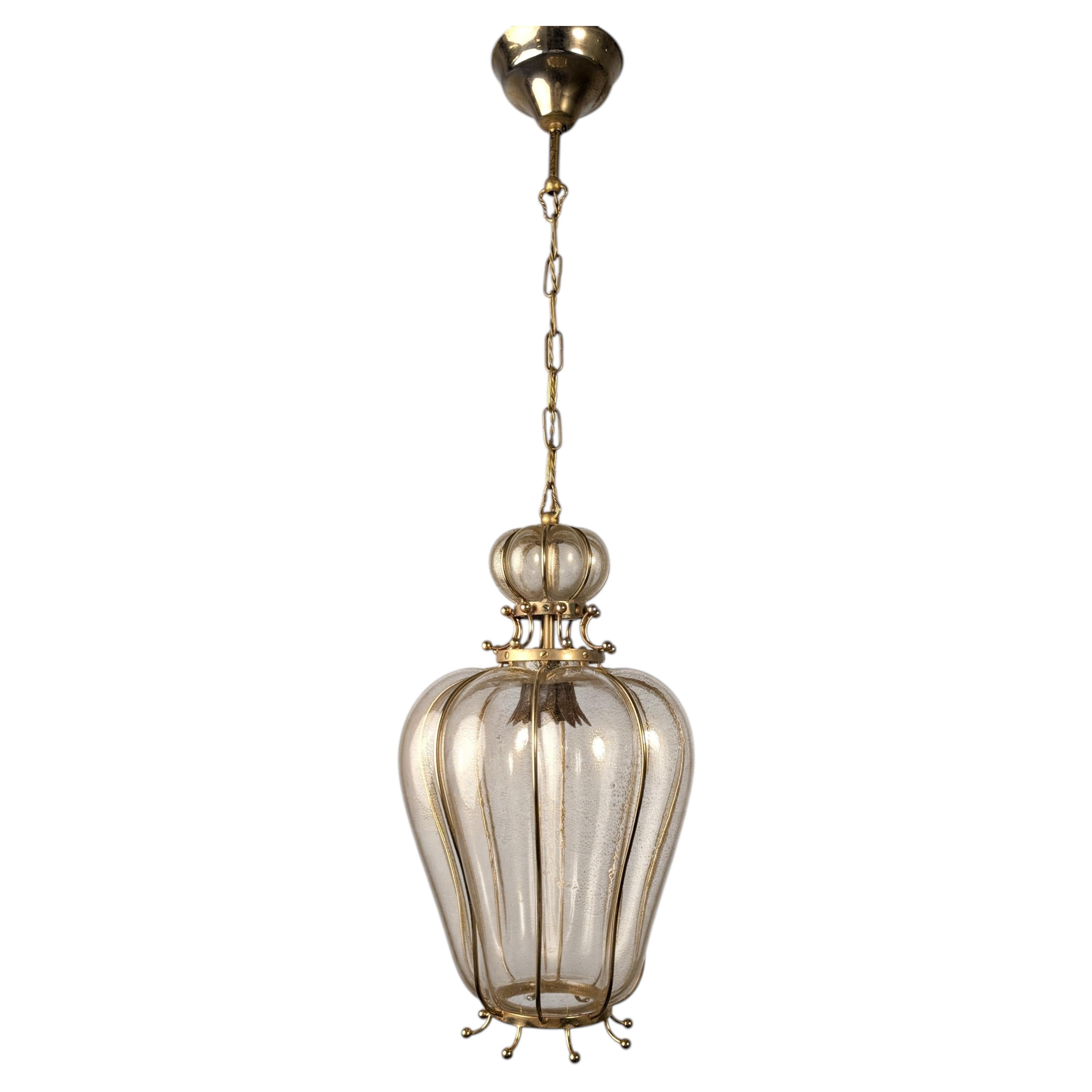 What is chandelier lighting?