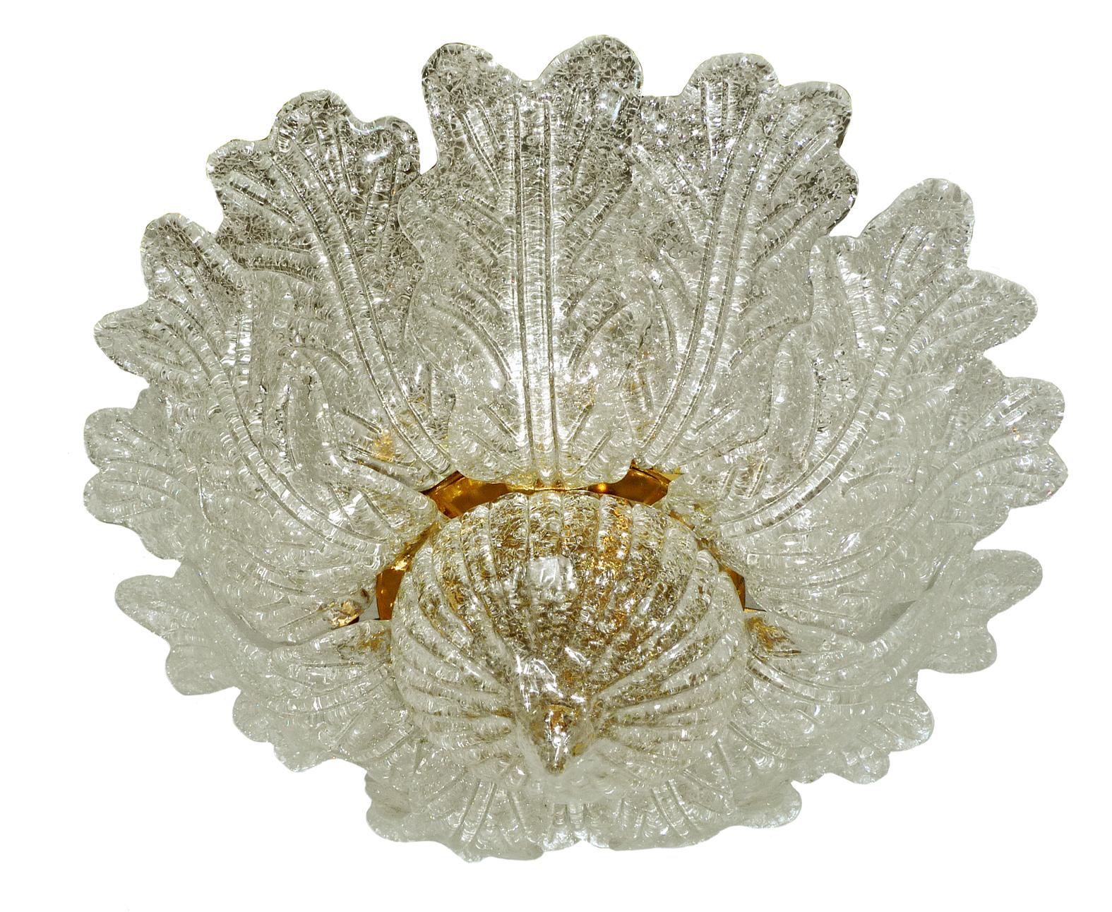 Barovier & Toso Italian Murano Art Glass Flower Leaves and Gilt Brass Chandelier In Excellent Condition In Coimbra, PT