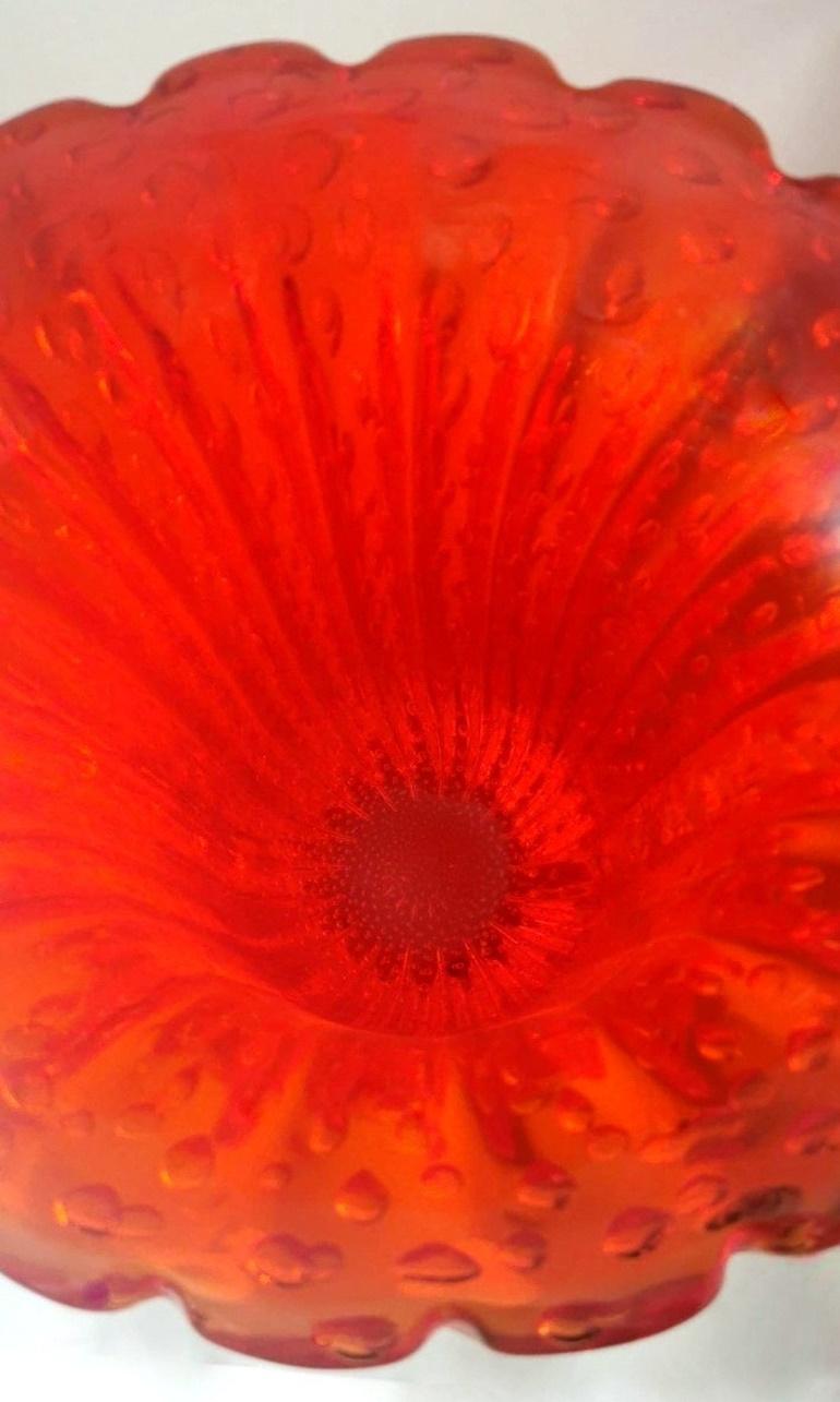 Barovier&Toso Vase italien en verre de Murano rouge avec décorations dorées en vente 4