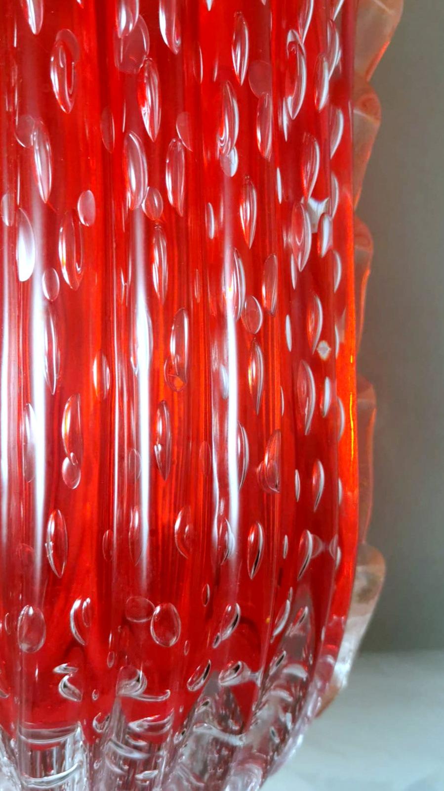 Barovier&Toso Vase italien en verre de Murano rouge avec décorations dorées en vente 5