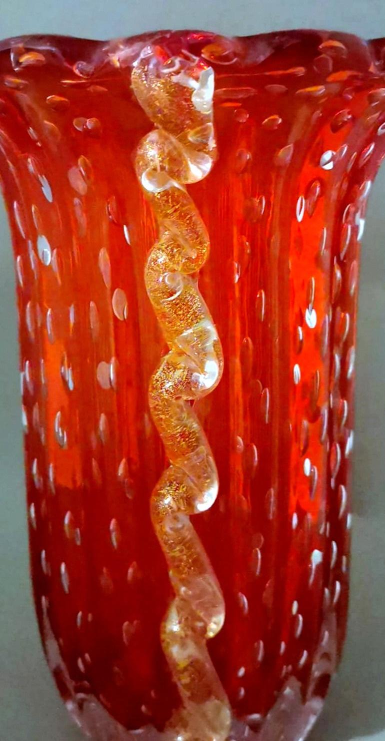 Barovier & Toso Italian Red Murano Glass Vase With Gold Decorations For Sale 1