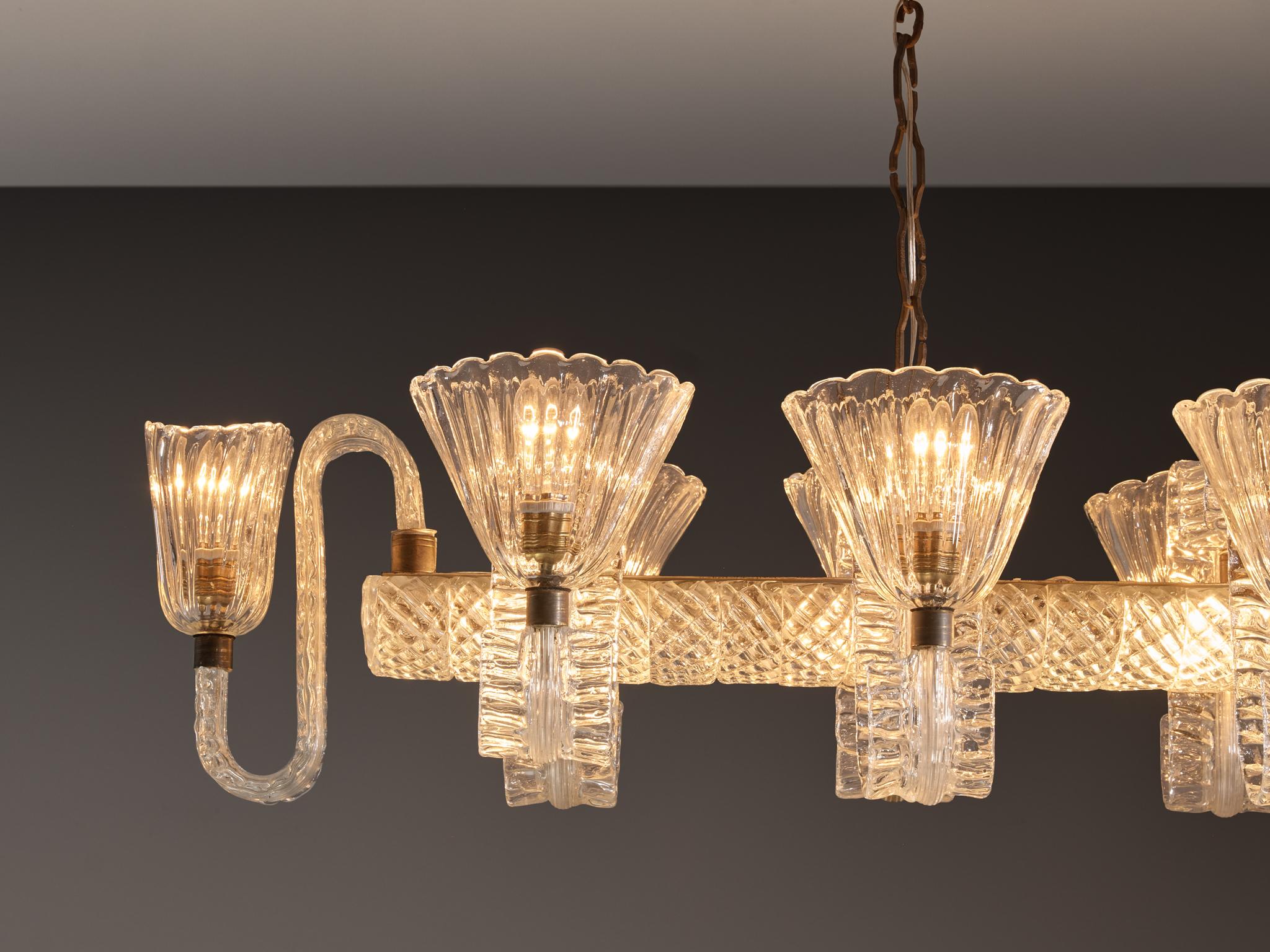 italien Barovier & Toso Large Italian Chandelier in Crystal Glass and Brass en vente