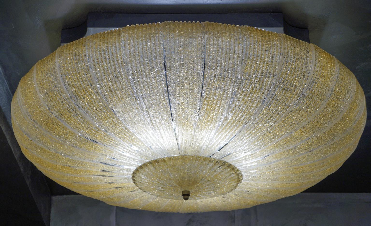 Barovier & Toso Luminaire de plafond en verre de Murano ambré moderne du milieu du siècle:: 1970 en vente 9
