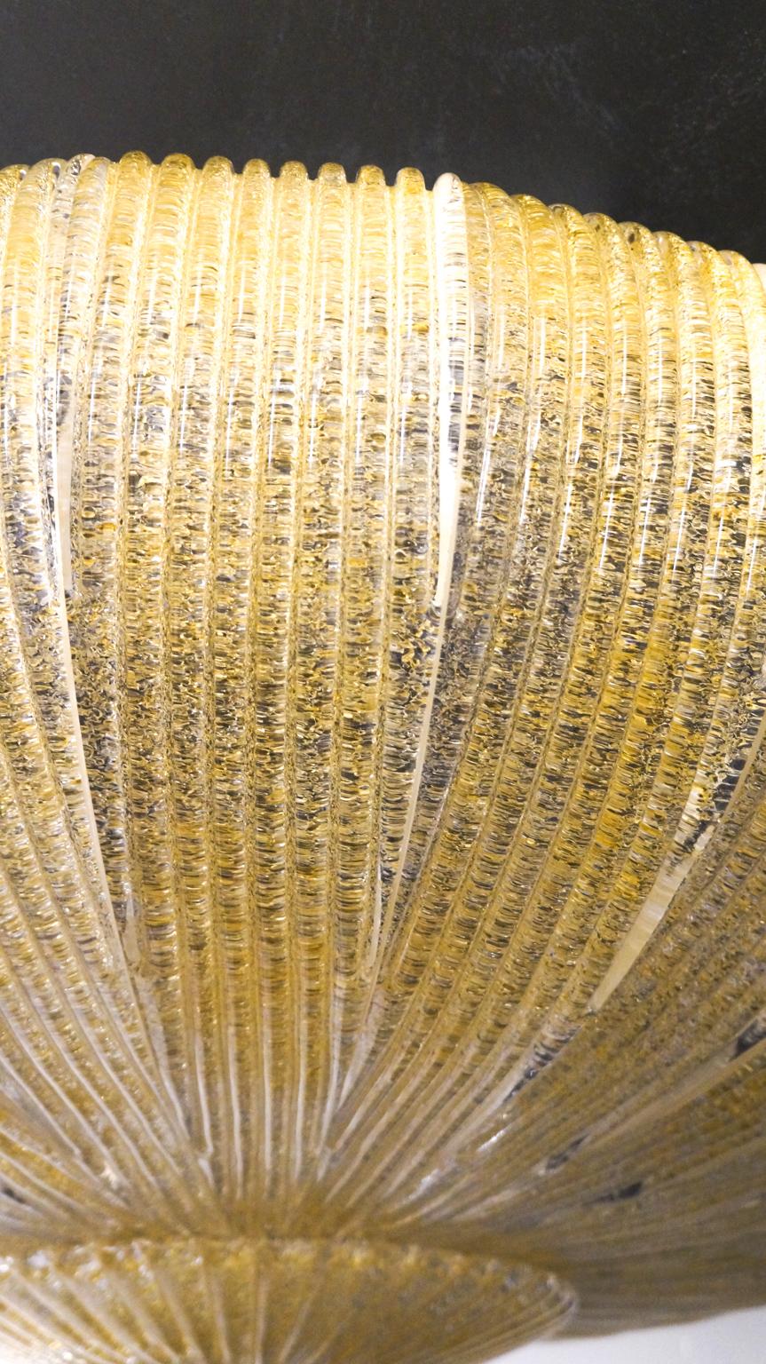Verre d'art Barovier & Toso Luminaire de plafond en verre de Murano ambré moderne du milieu du siècle:: 1970 en vente