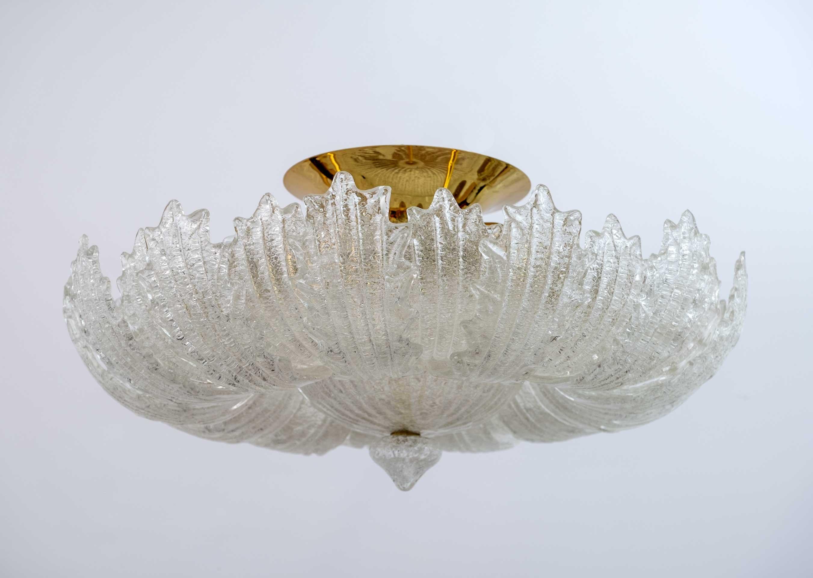 Pair of Barovier & Toso Mid-Century Modern Brass and Murano Glass Ceiling Lights In Good Condition In Puglia, Puglia