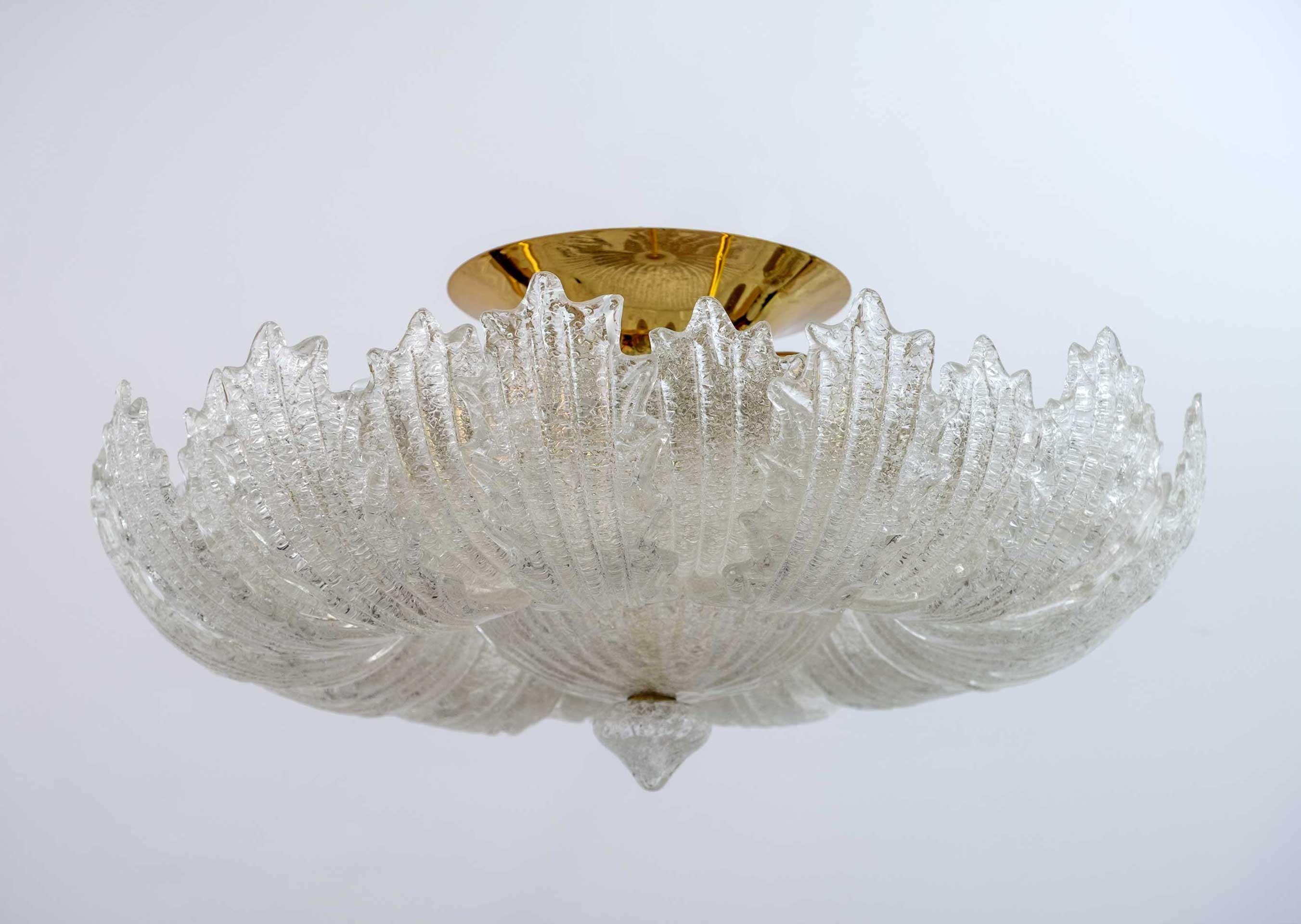 Barovier & Toso Mid-Century Modern Brass and Murano Glass Ceiling Light For Sale 6