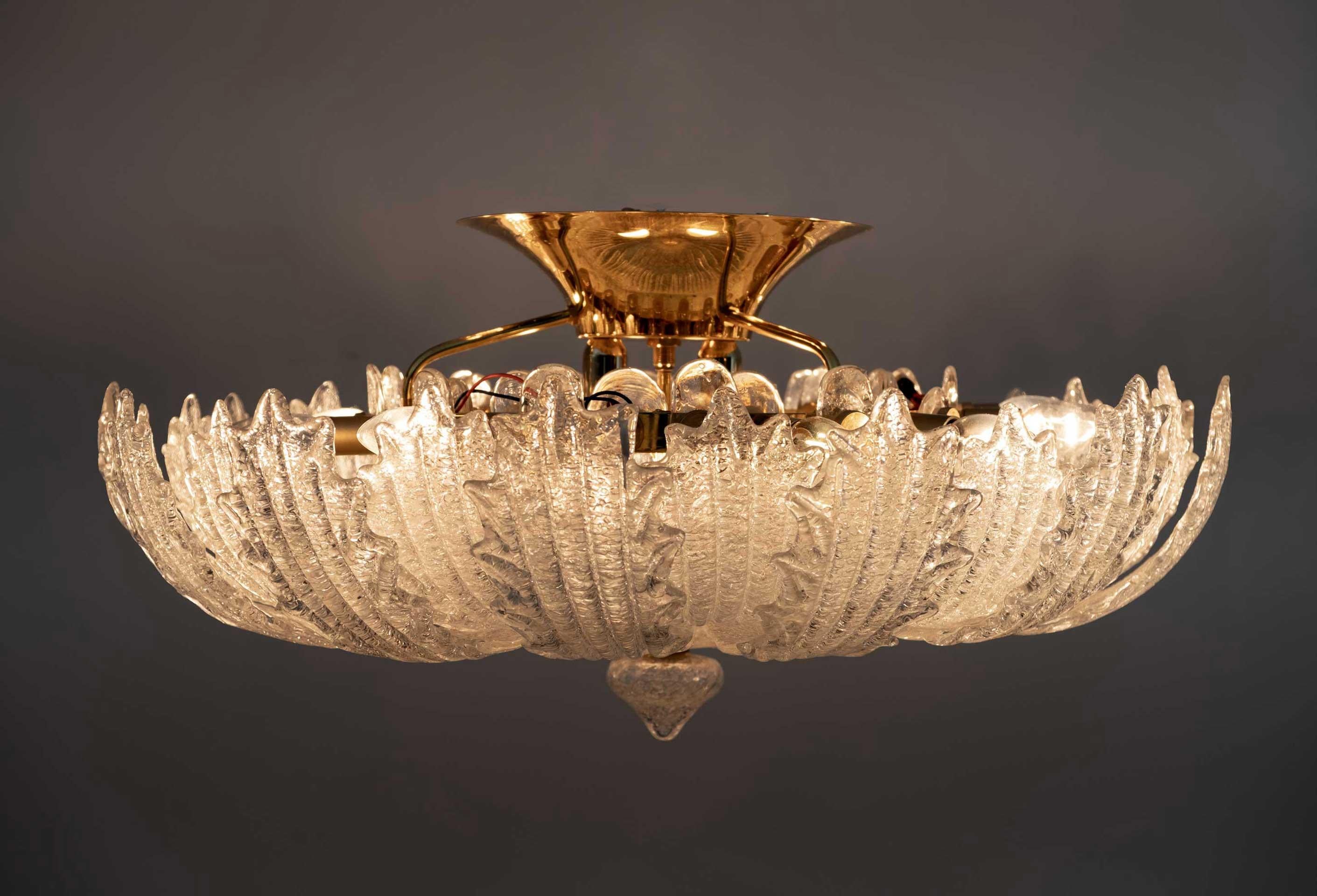 Barovier & Toso Mid-Century Modern Brass and Murano Glass Ceiling Light In Good Condition In Puglia, Puglia