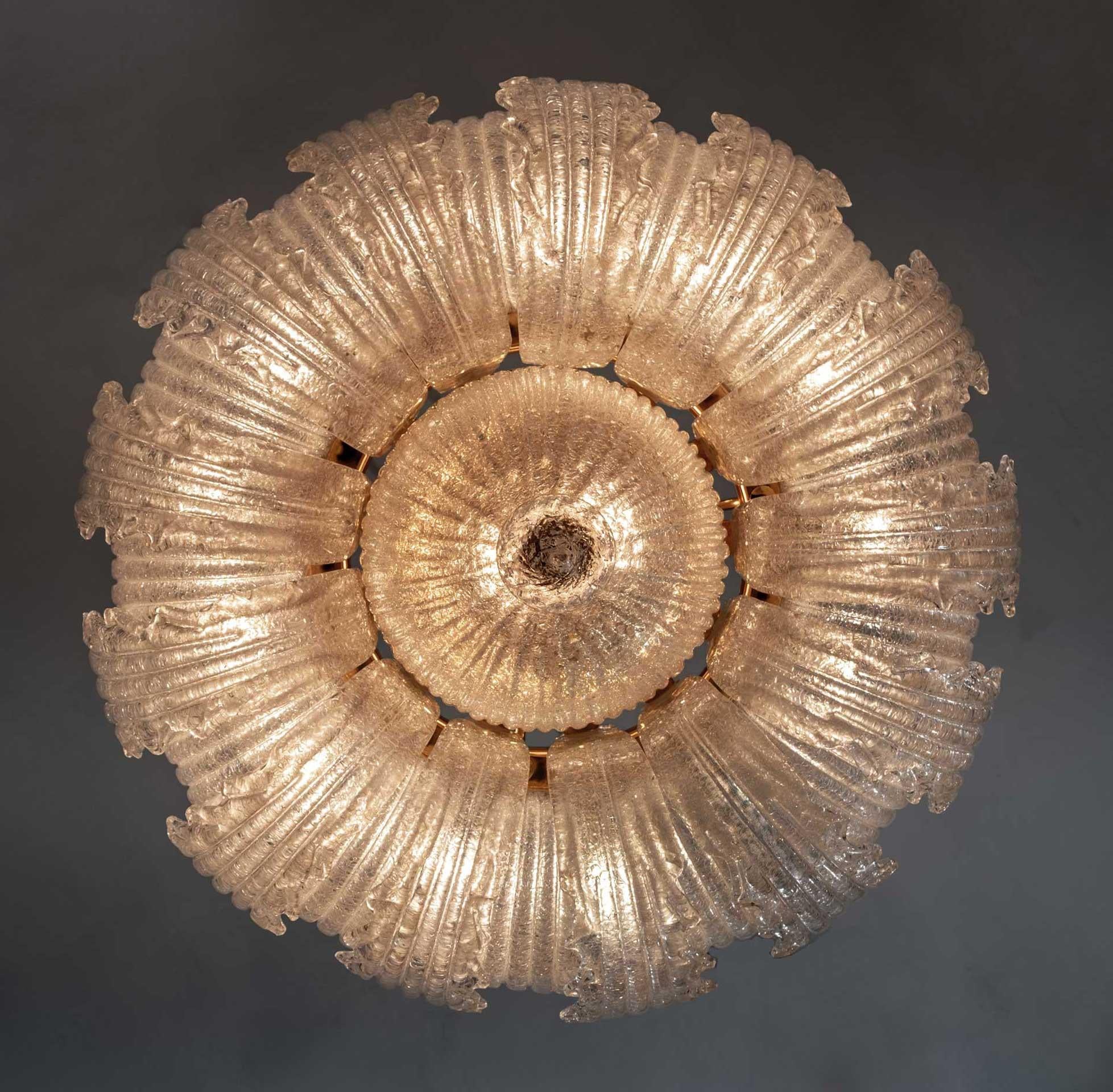 Barovier & Toso Mid-Century Modern Brass and Murano Glass Ceiling Light For Sale 2